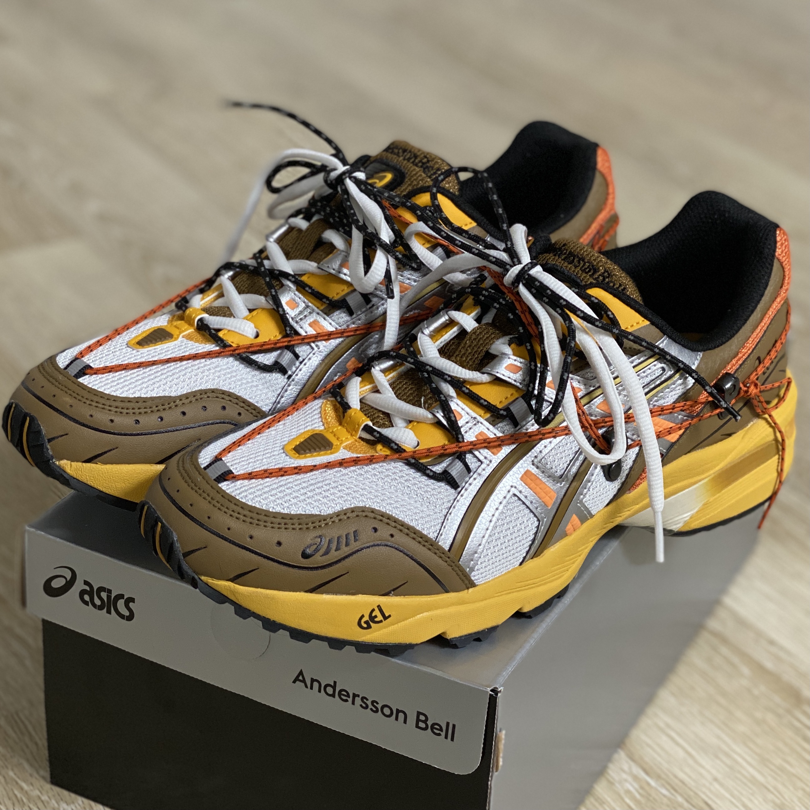 Asics x Andersson Bell Gel-1090 White Orange 착용 스타일 - 2