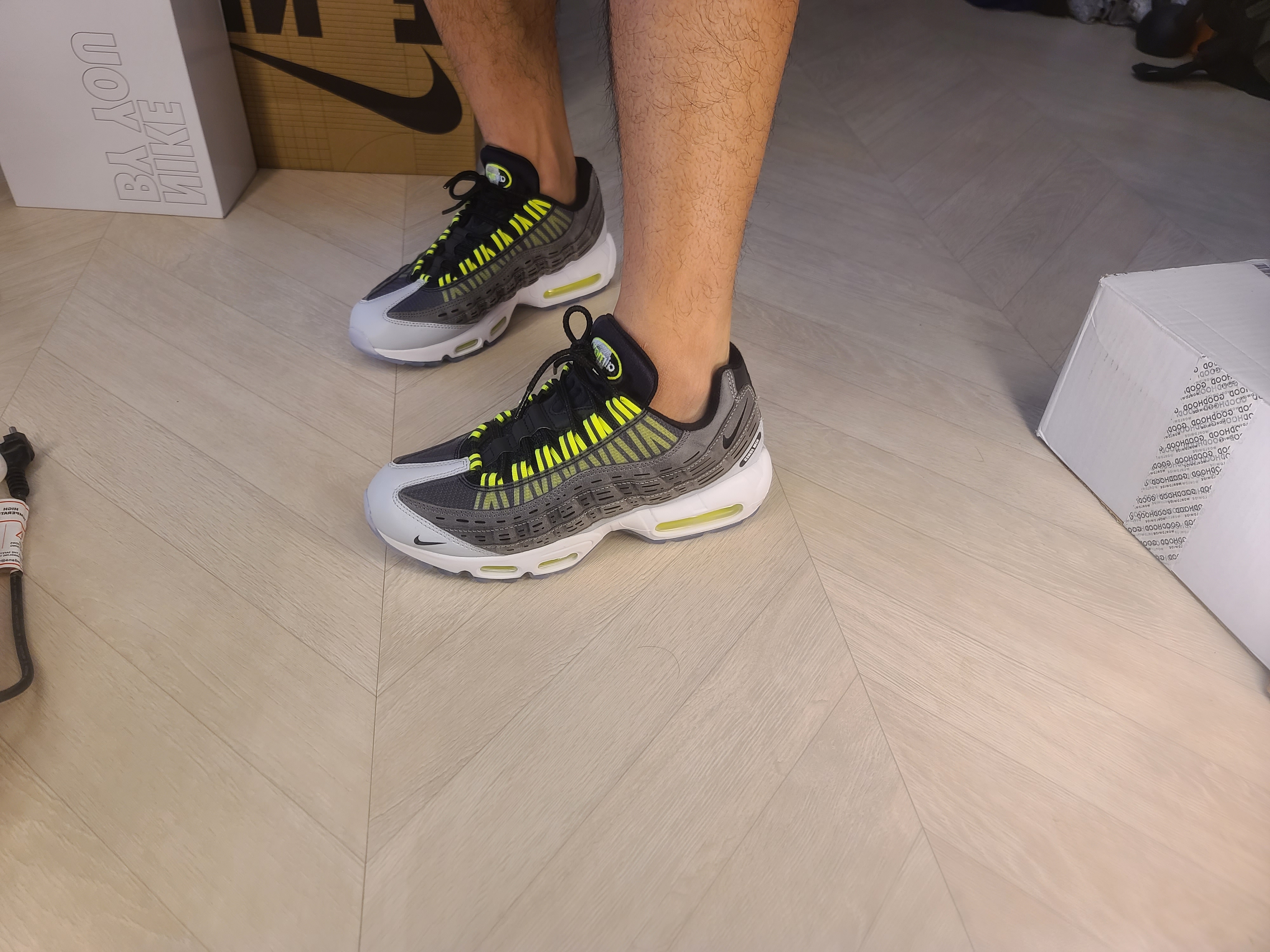 Nike x Kim Jones Air Max 95 Volt 착용 스타일 - 3