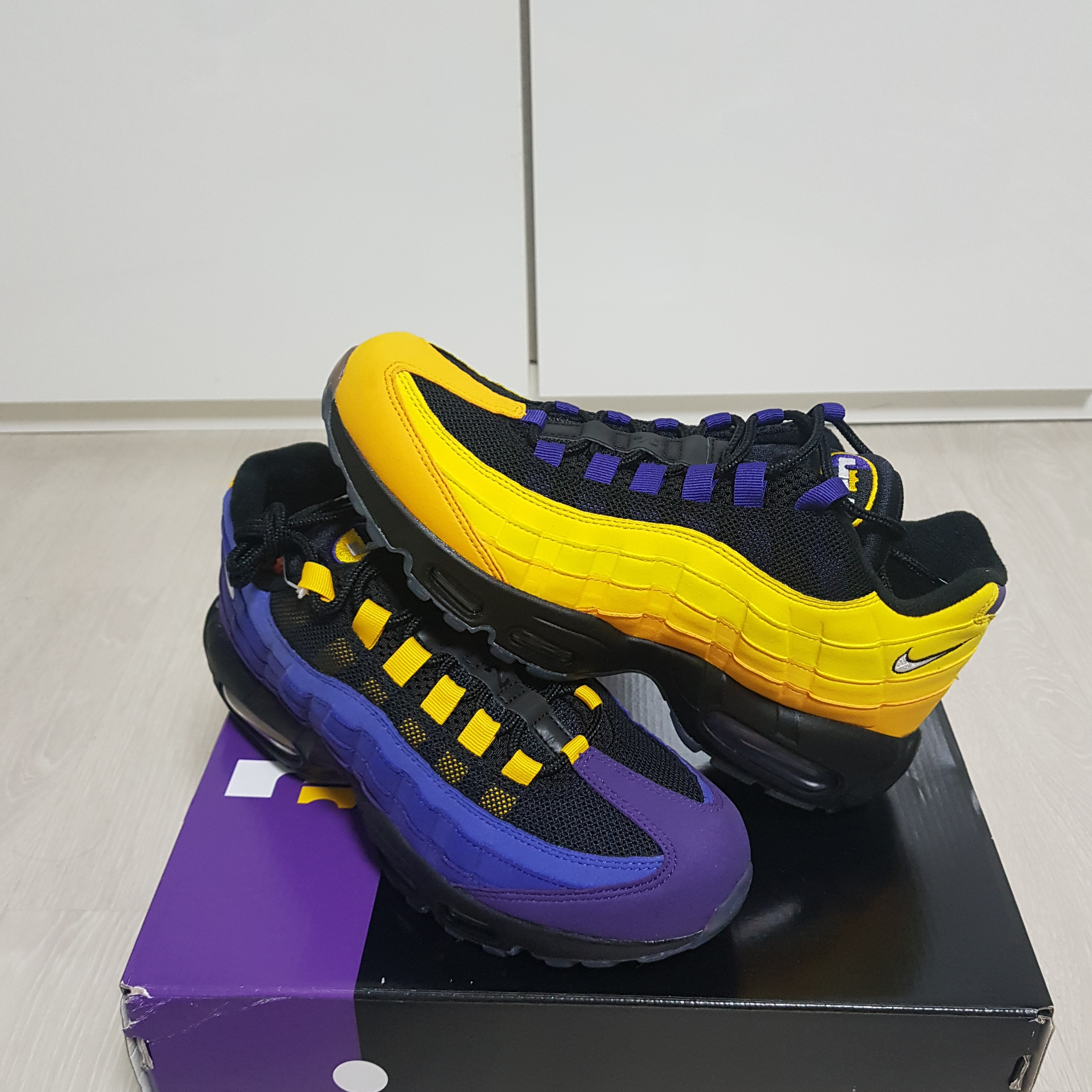 Nike Air Max 95 NRG LeBron Lakers Home Team 착용 스타일 - 4