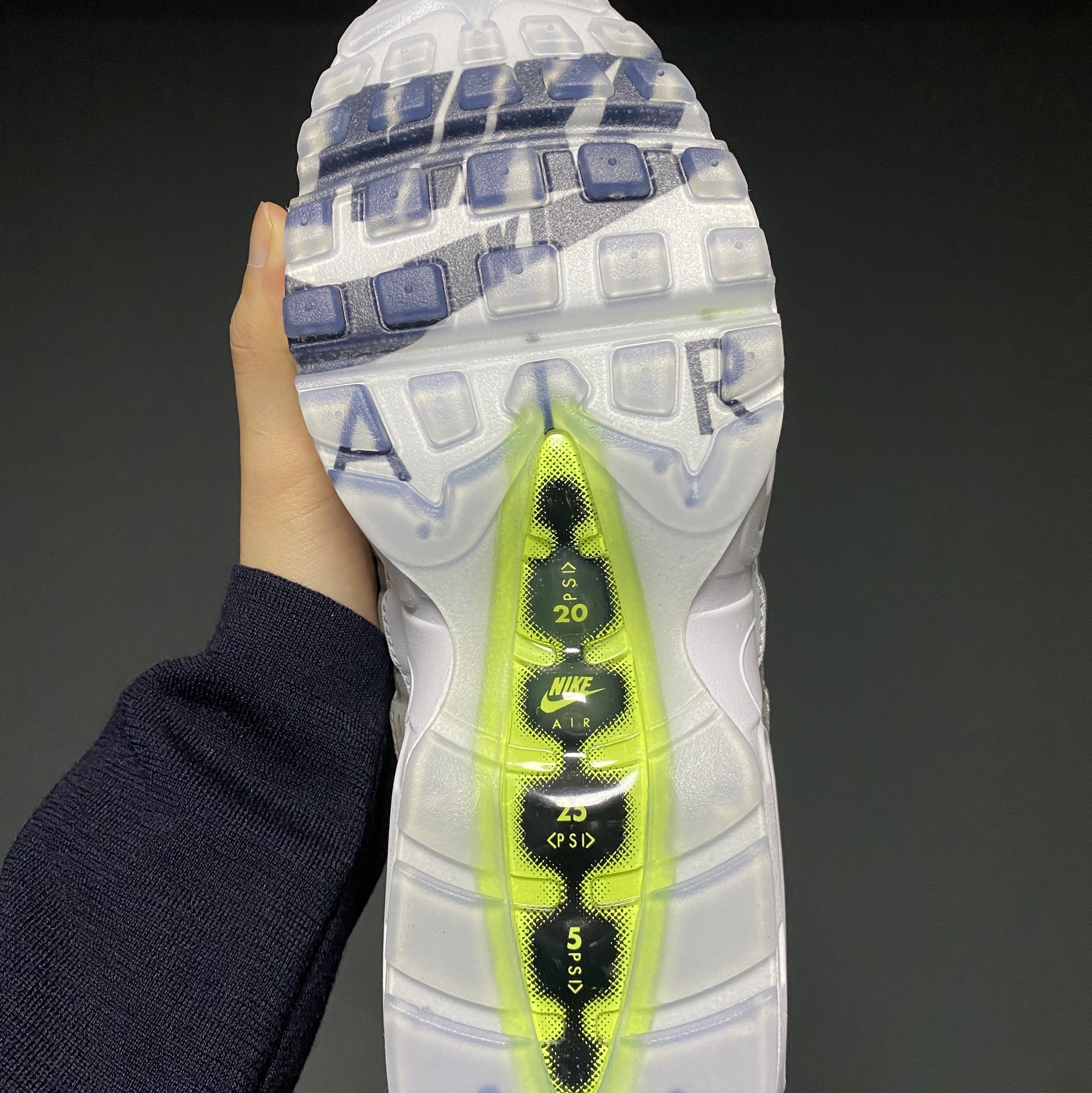 Nike x Kim Jones Air Max 95 Volt 착용 스타일 - 2