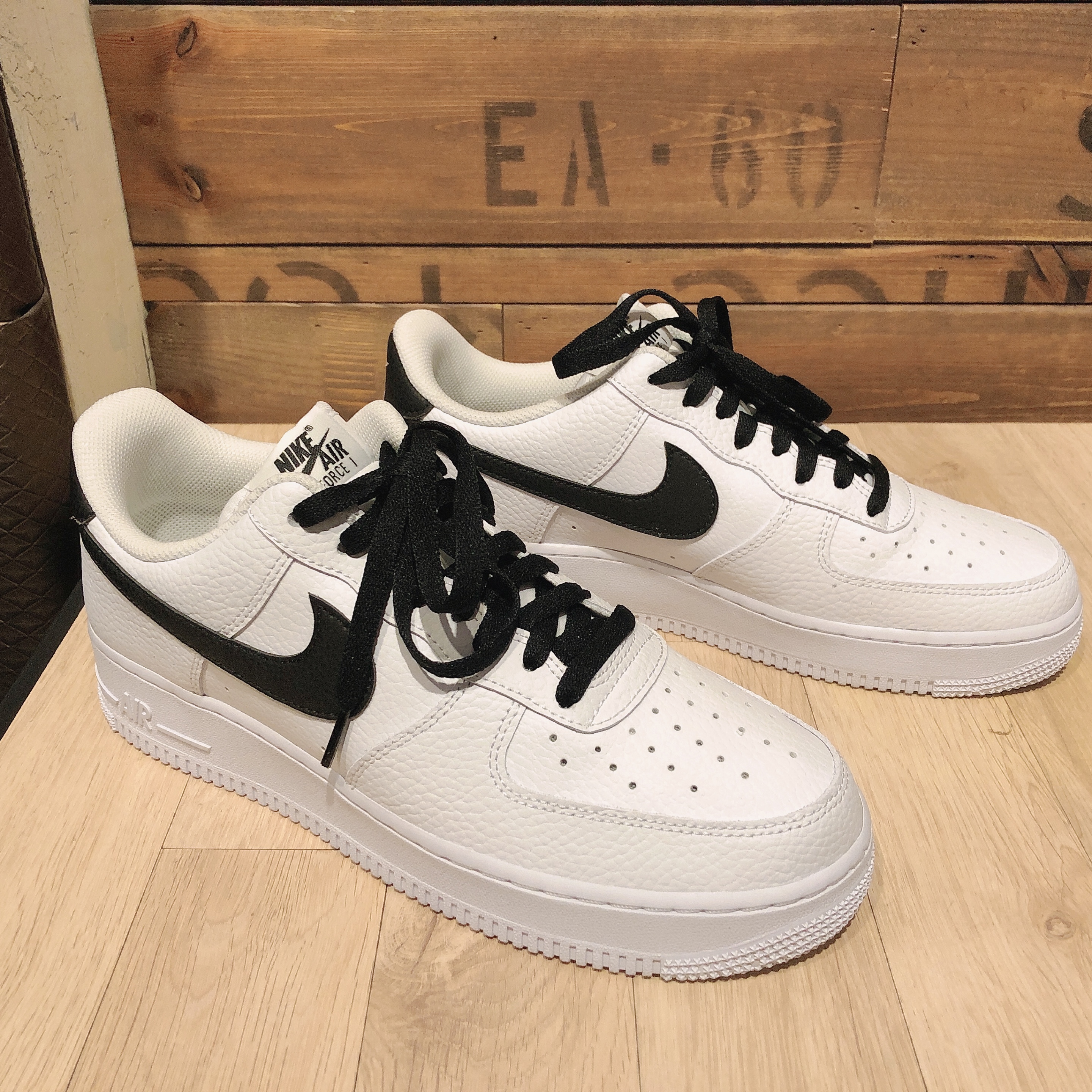 Nike Air Force 1 '07 White Black 착용 스타일 - 1