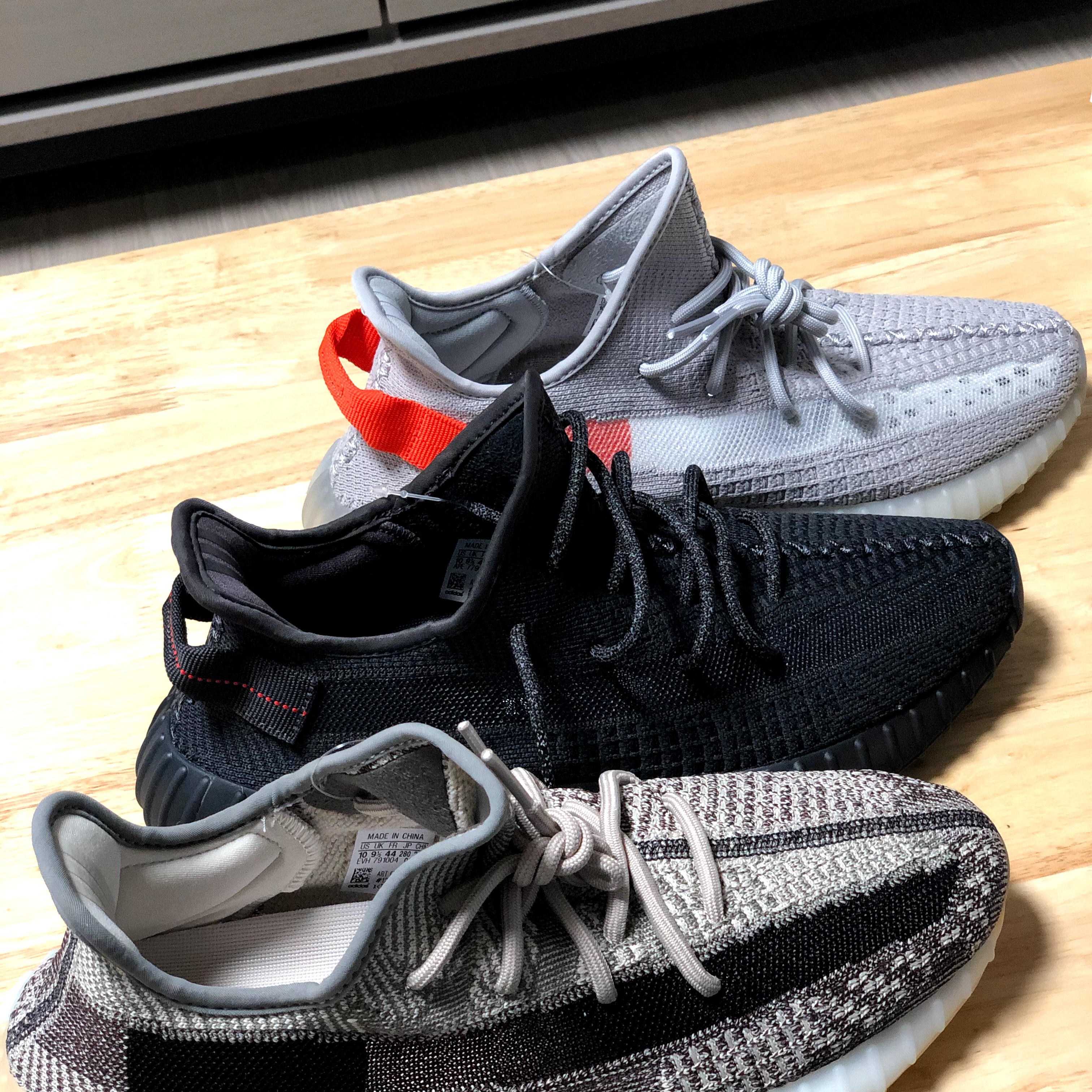 Adidas Yeezy Boost 350 V2 Zyon, Adidas Yeezy Boost 350 V2 Black - Non-Reflective 착용 스타일 - 1