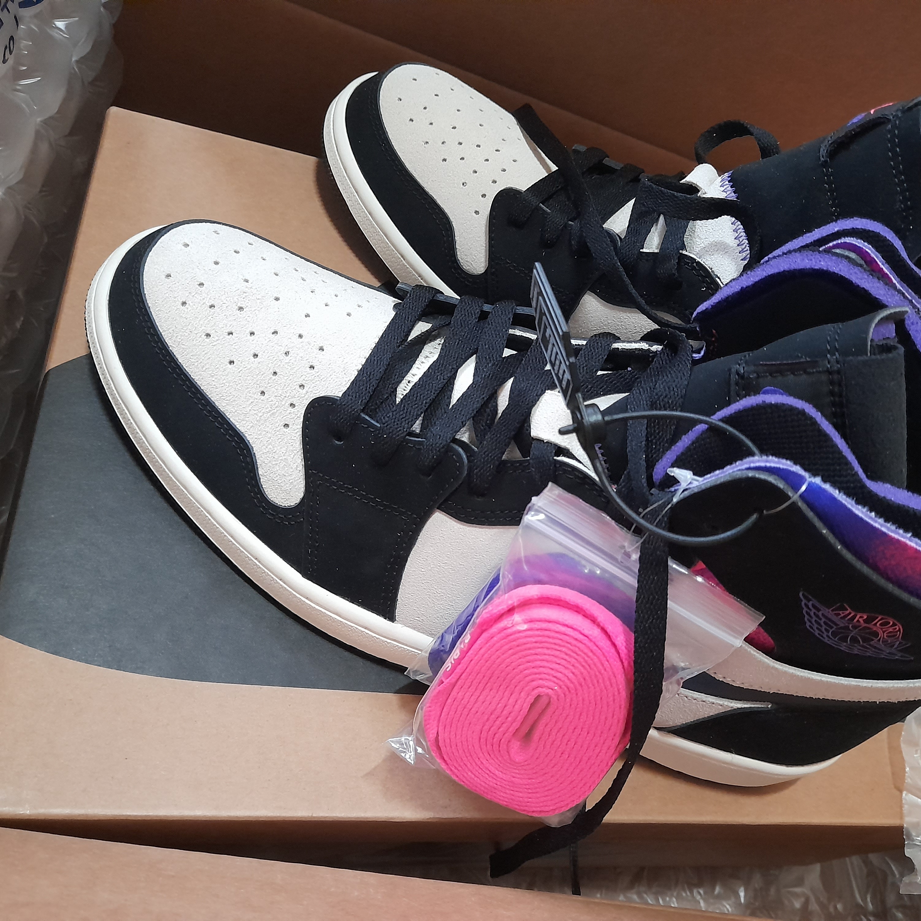 Jordan 1 x Paris Saint-Germain Zoom Air CMFT 착용 스타일 - 2