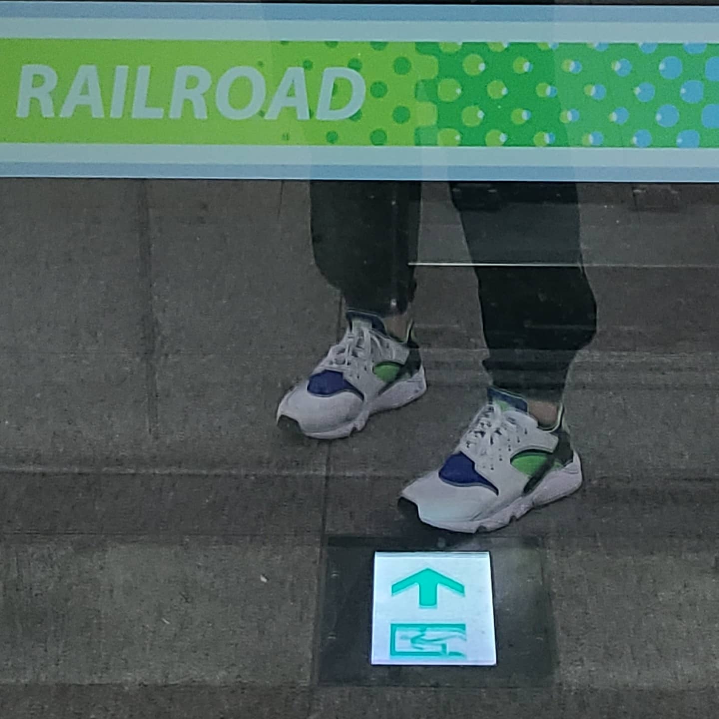 Nike Air Huarache OG Scream Green 2021 착용 스타일