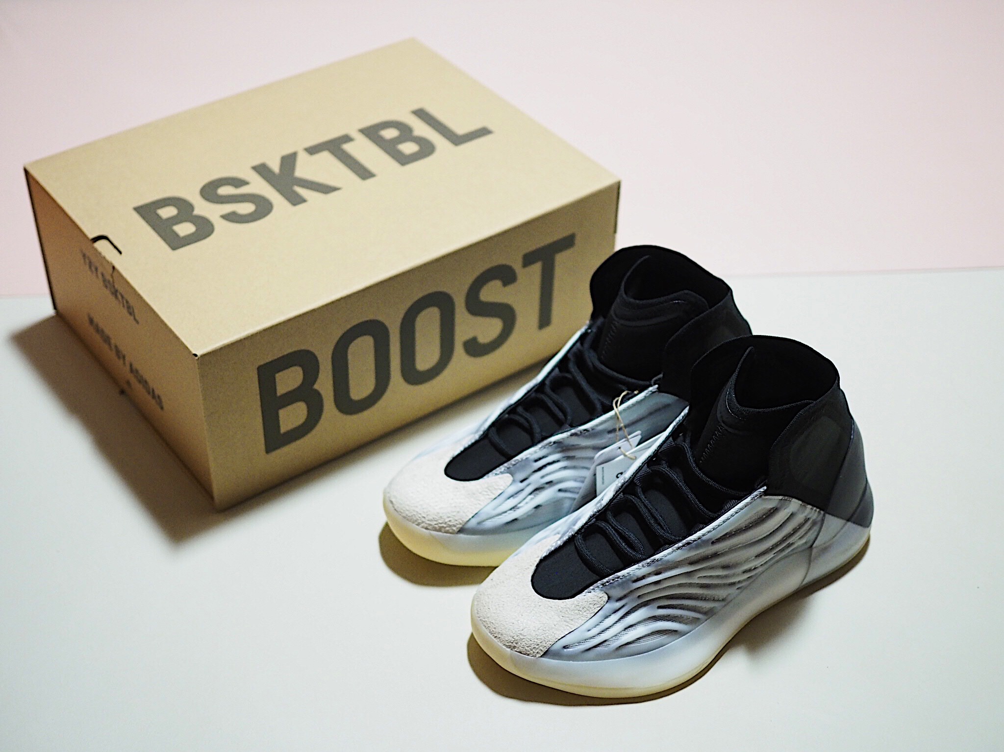 Adidas Yeezy QNTM BSKTBL 착용 스타일 - 1