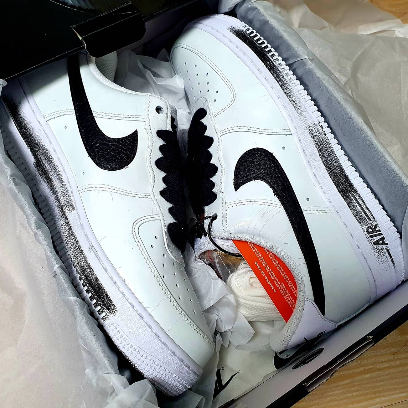 Nike x Peaceminusone Air Force 1 Low Para-Noise 2.0 착용 스타일 - 3