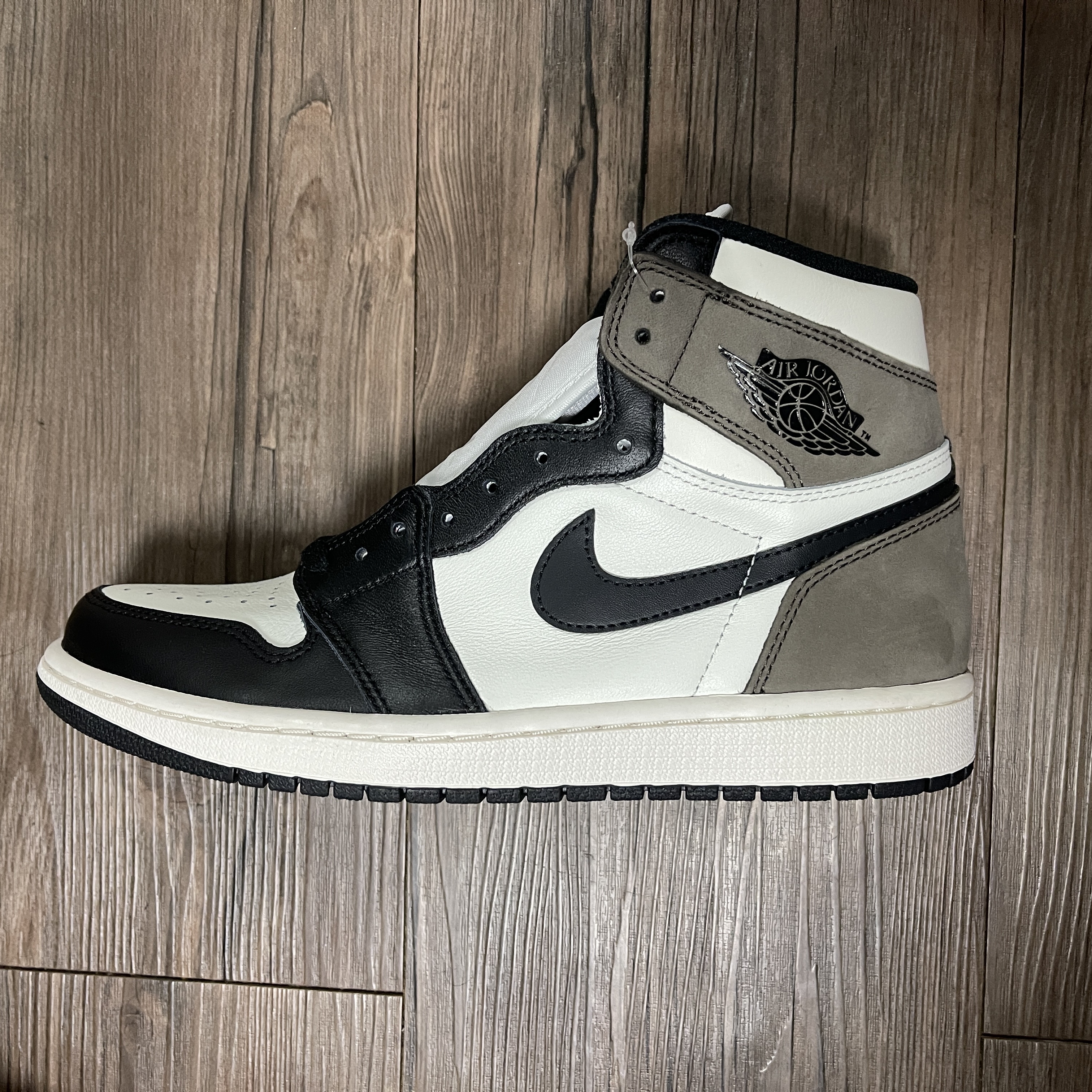 Jordan 1 Retro High OG Black Mocha 착용 스타일