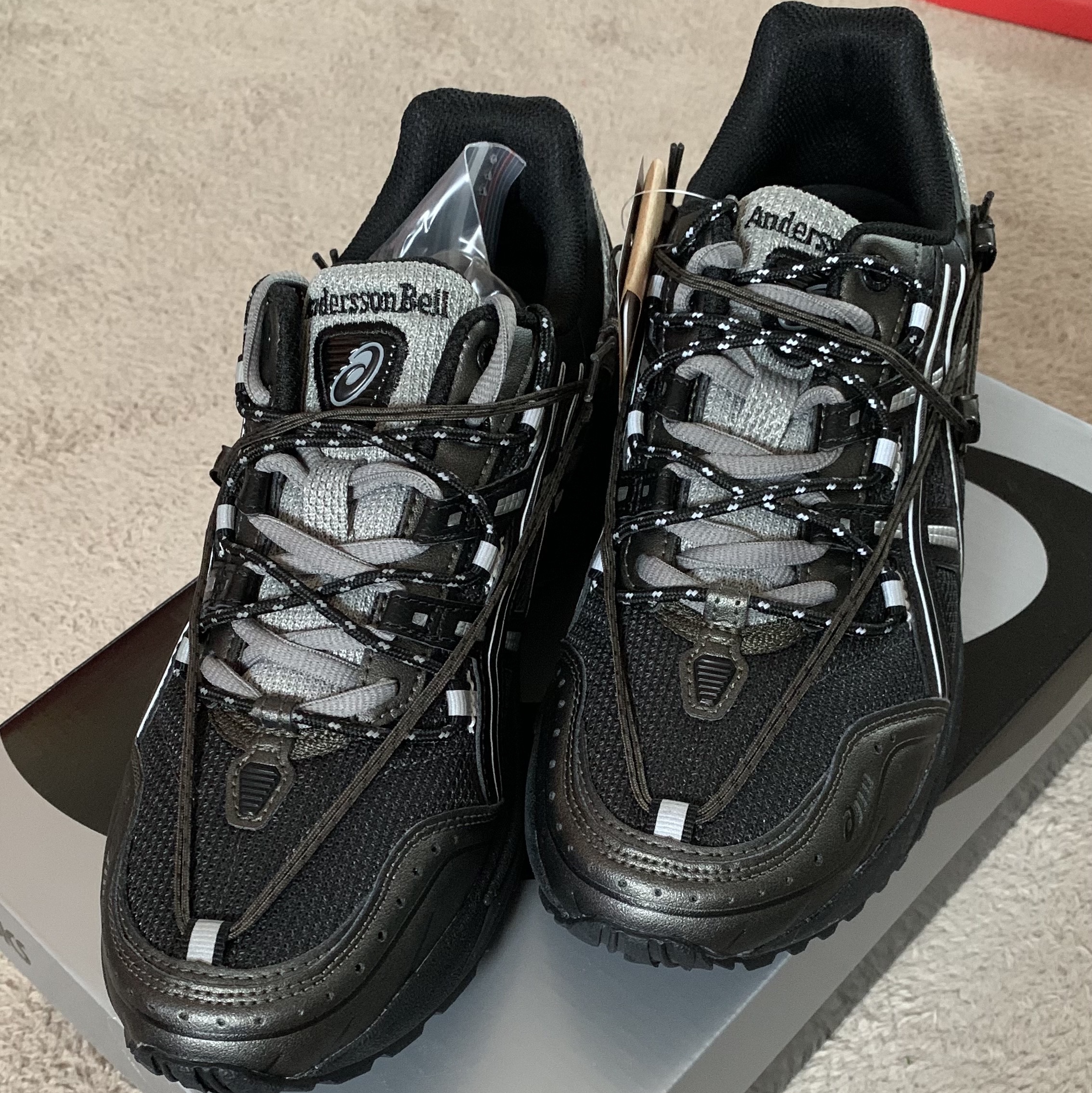 Asics x Andersson Bell Gel-1090 Black Silver 착용 스타일