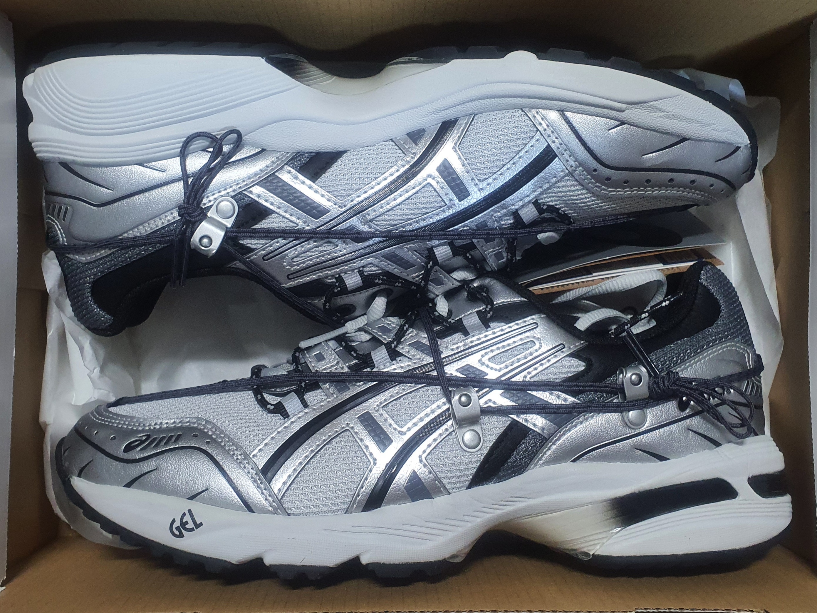 Asics x Andersson Bell Gel-1090 Glacier Grey Silver 착용 스타일 - 1