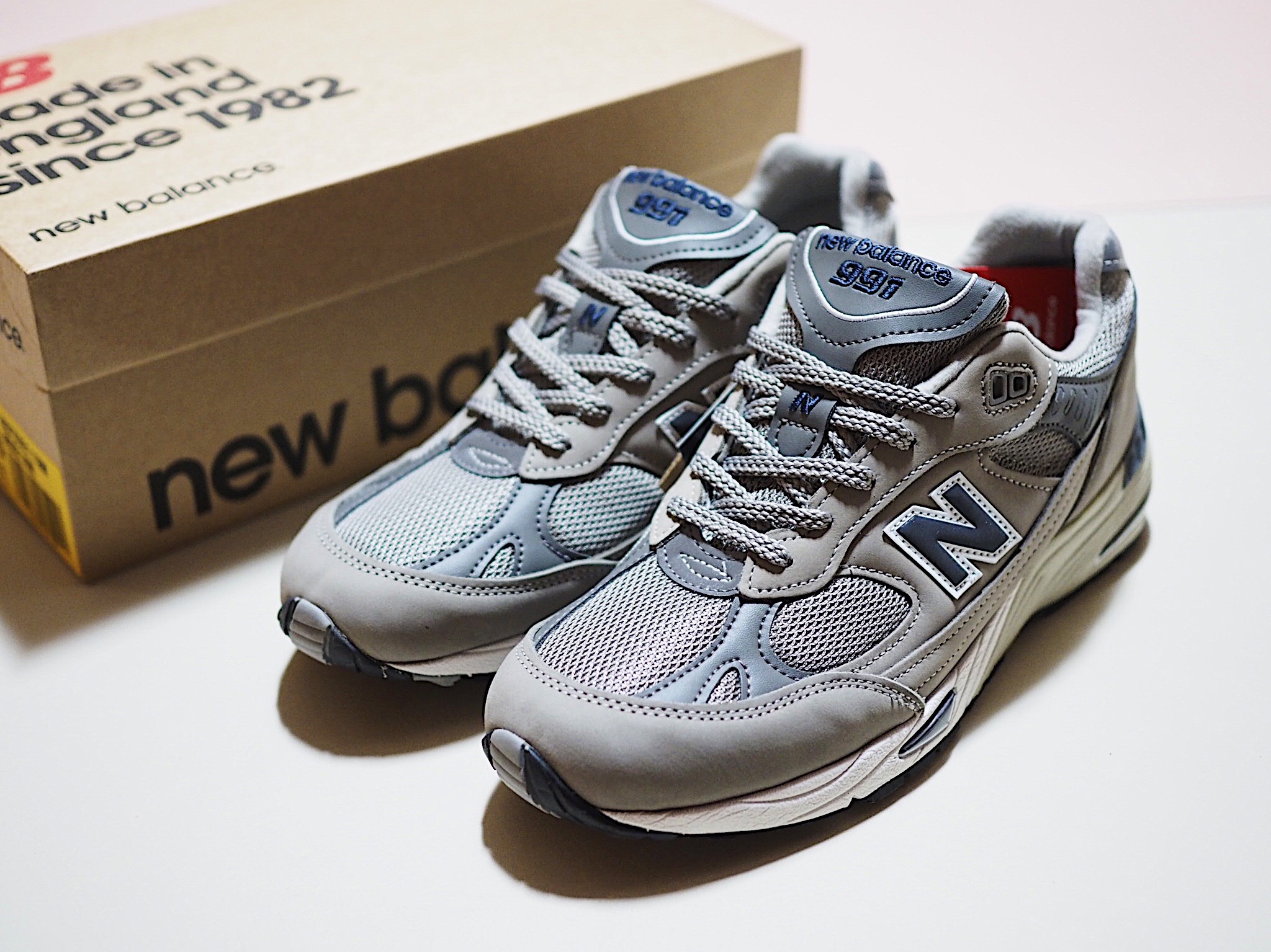 New Balance 991 Made in UK 20th Anniversary Grey 착용 스타일 - 2