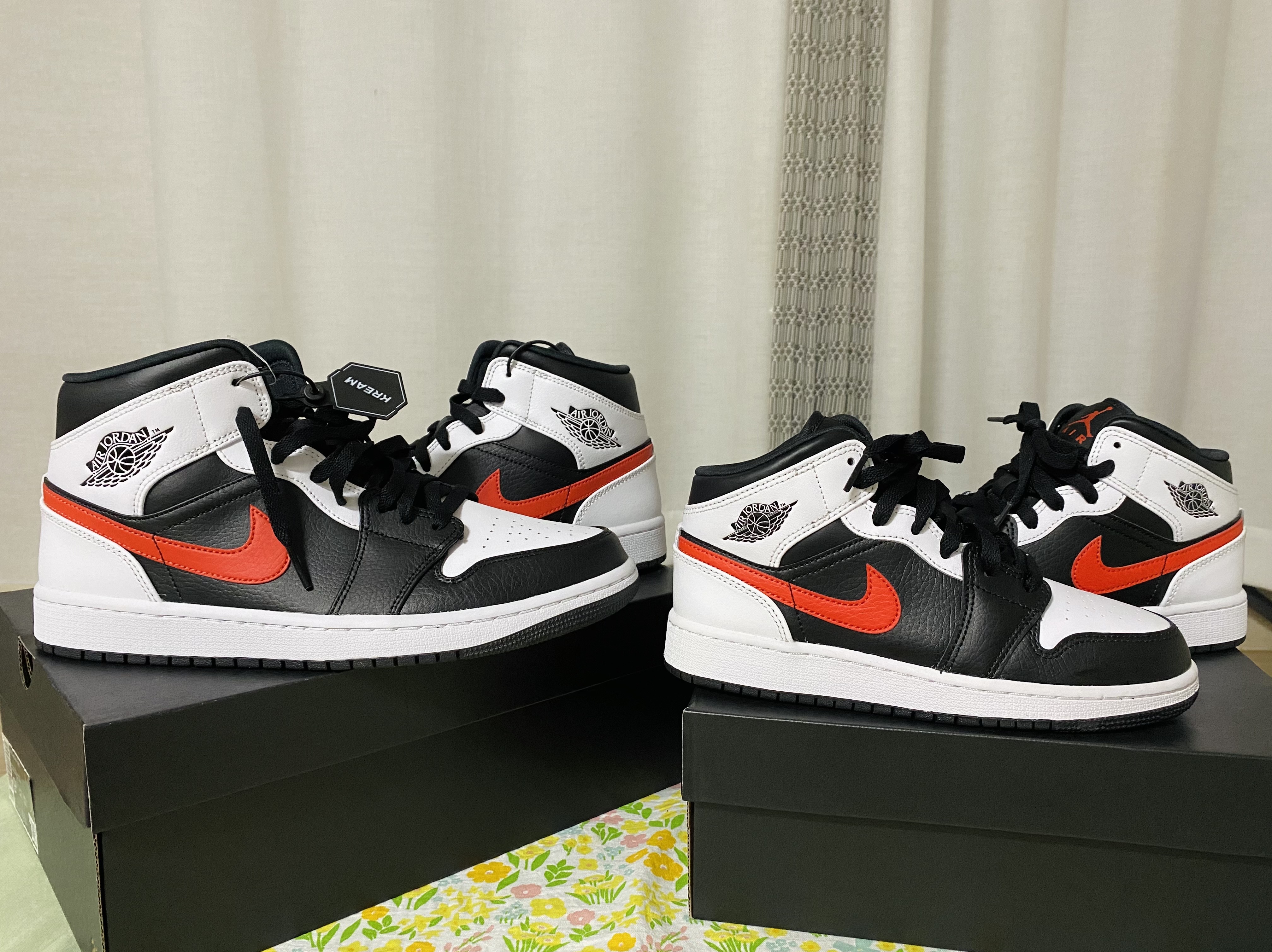 Jordan 1 Mid Black Chile Red, (GS) Jordan 1 Mid Black Chile Red 착용 스타일