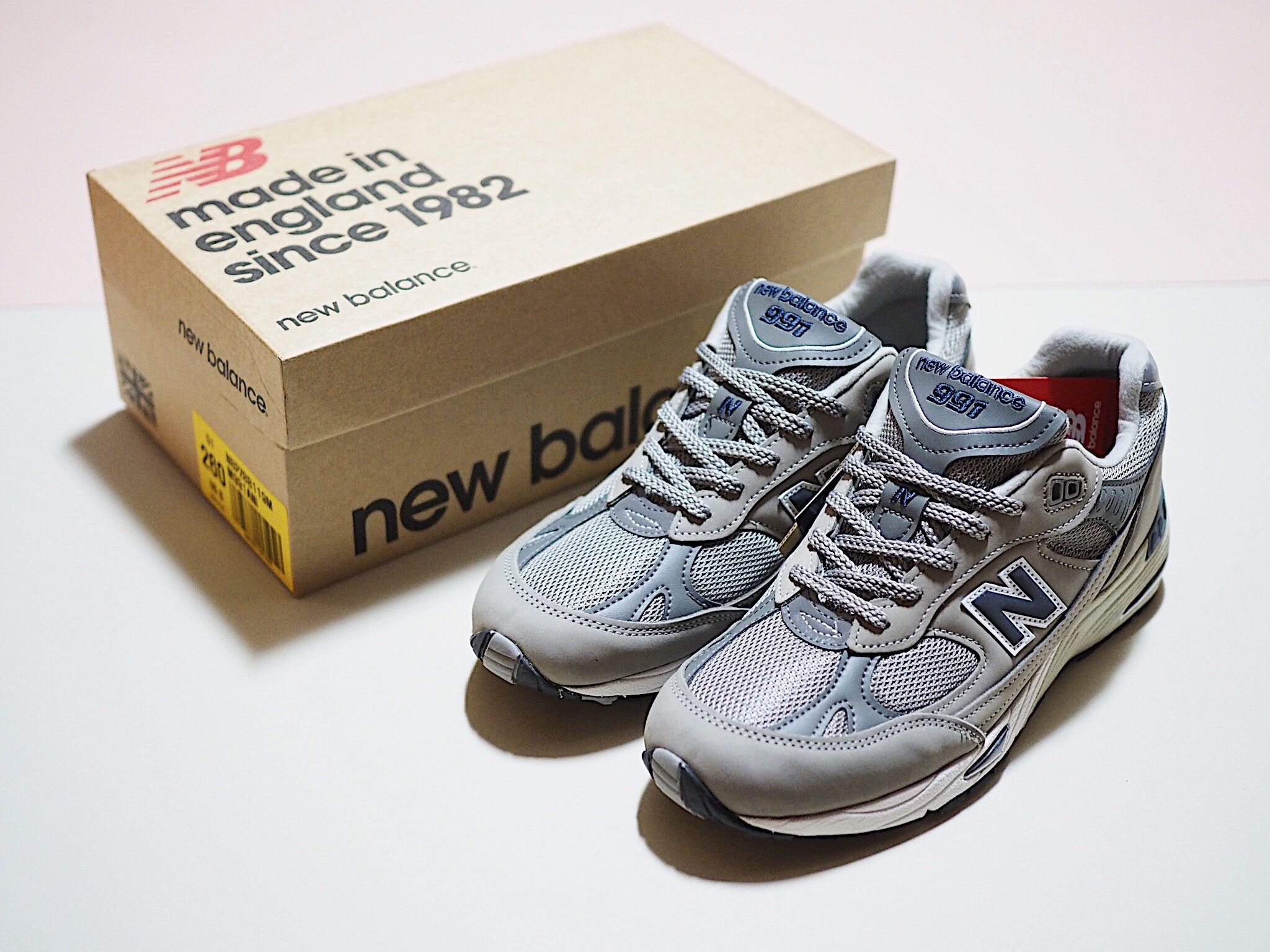 New Balance 991 Made in UK 20th Anniversary Grey 착용 스타일 - 1