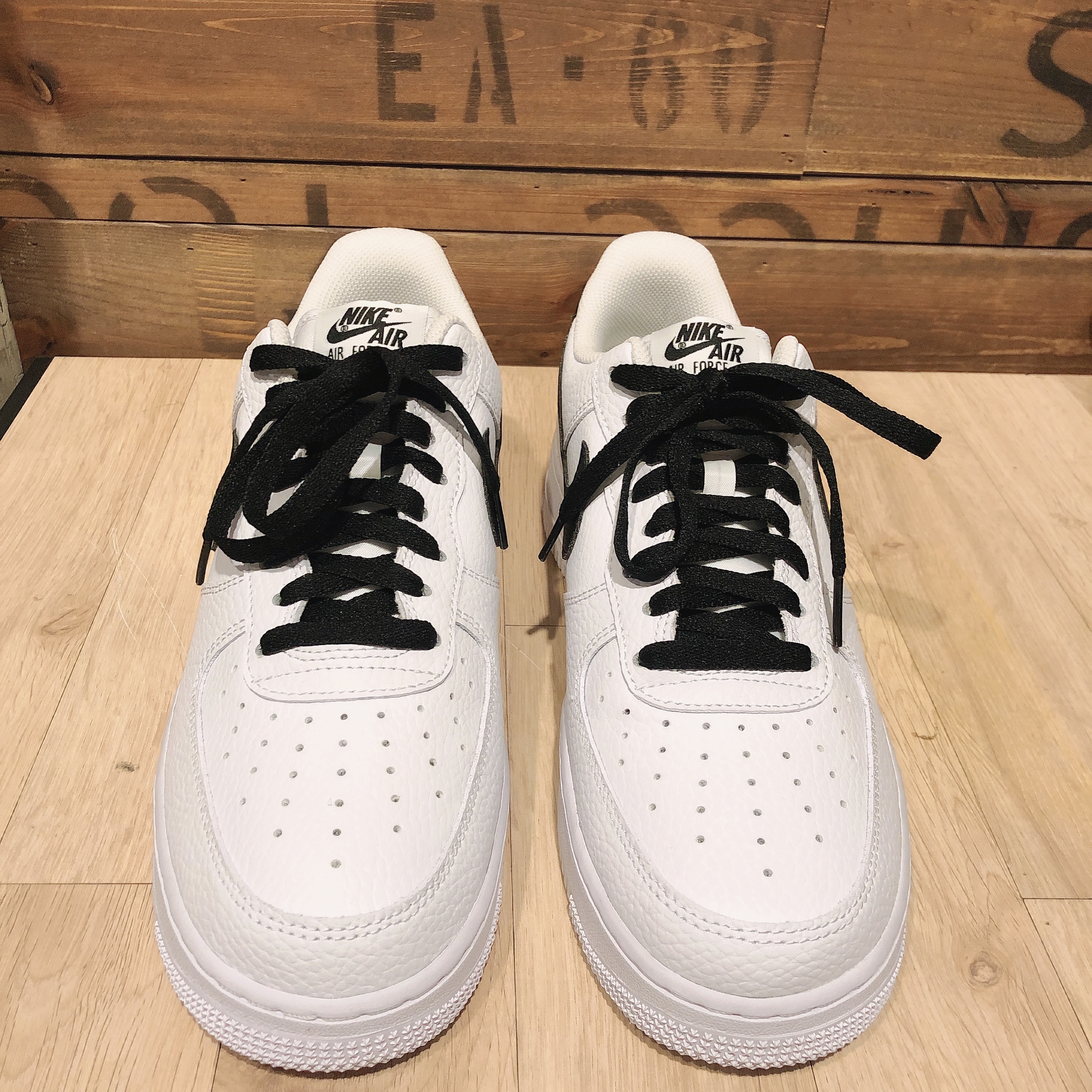 Nike Air Force 1 '07 White Black 착용 스타일 - 2