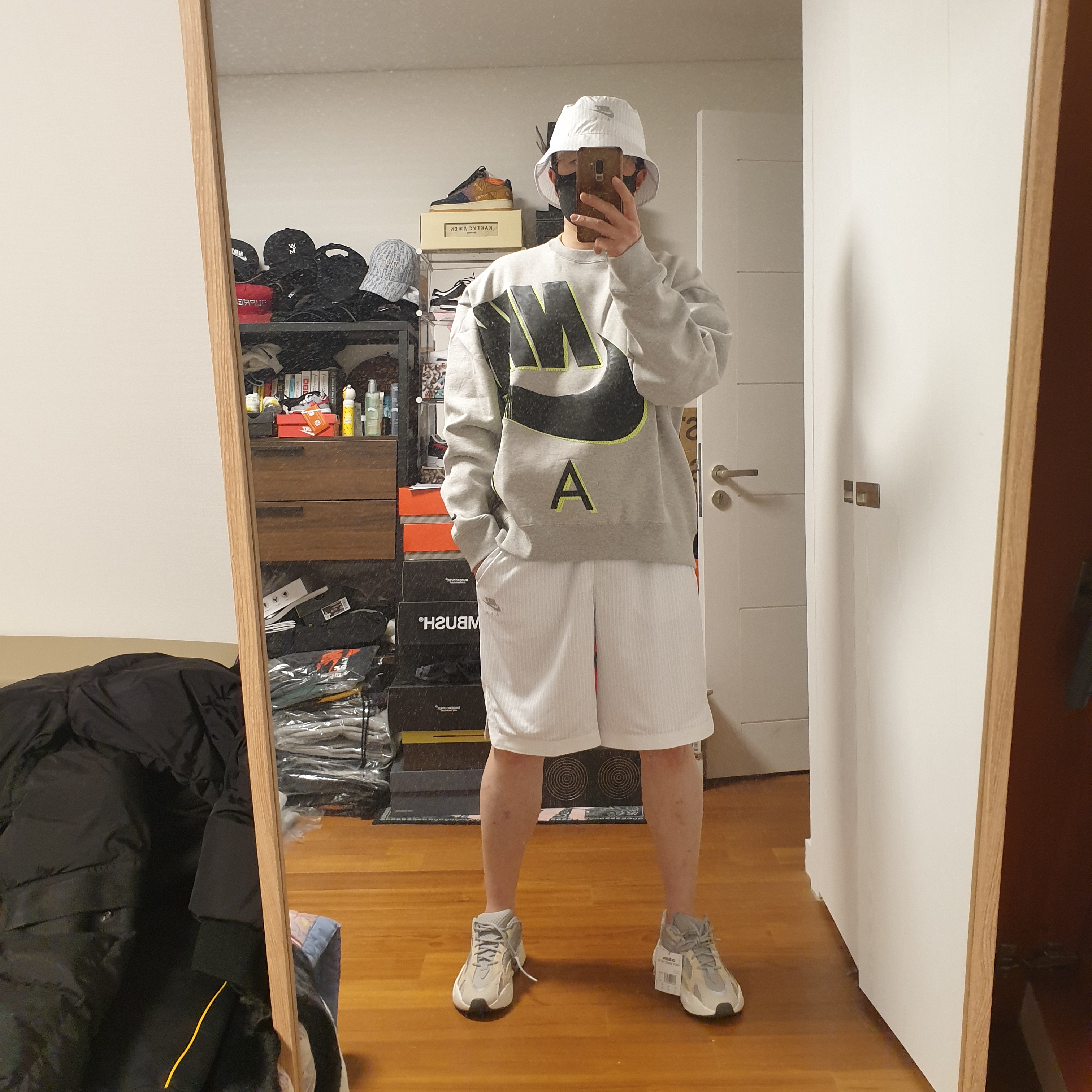 Nike x Kim Jones Bucket Hat White, Nike x Kim Jones Mesh Shorts White - Asia 착용 스타일 - 2