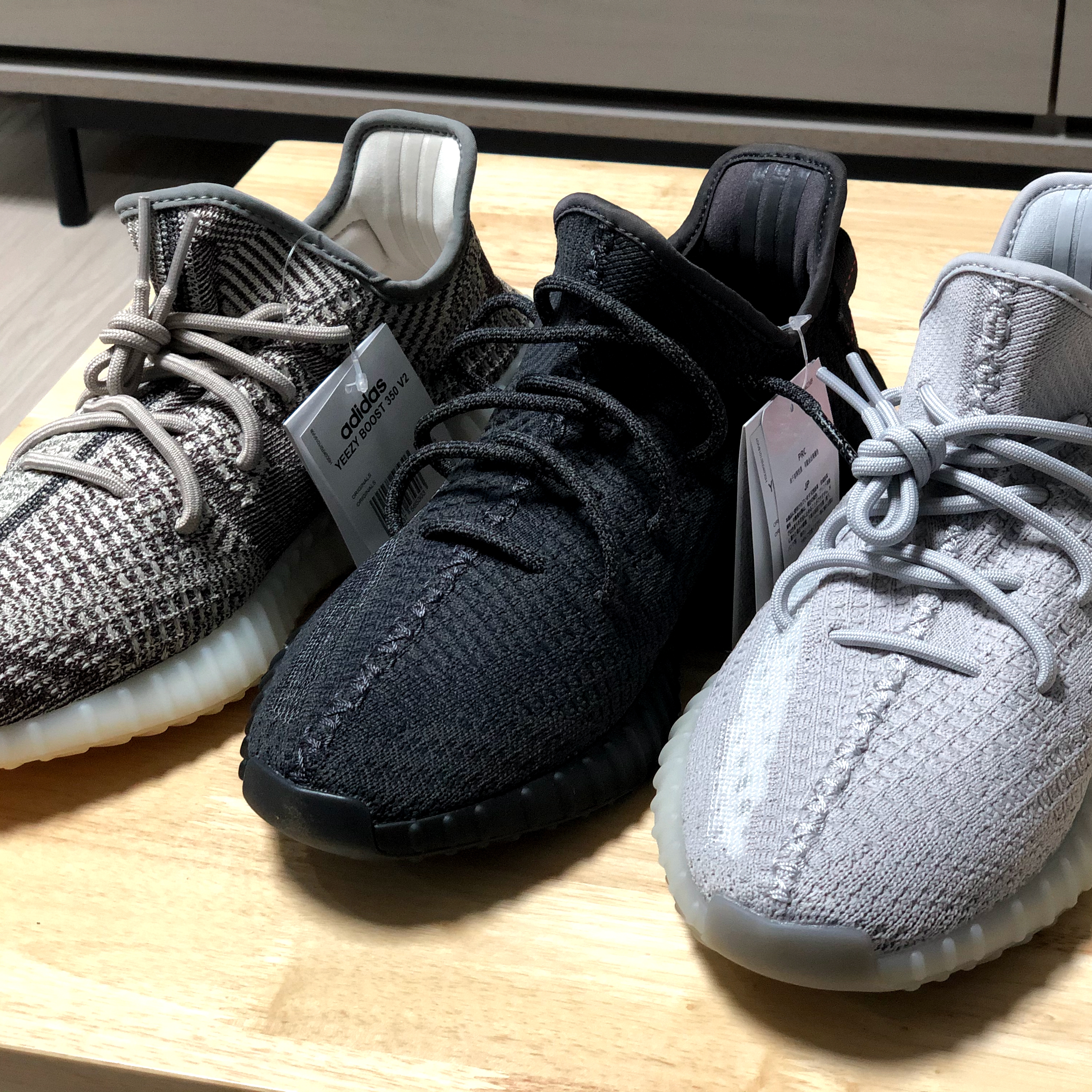 Adidas Yeezy Boost 350 V2 Zyon, Adidas Yeezy Boost 350 V2 Black - Non-Reflective 착용 스타일 - 2