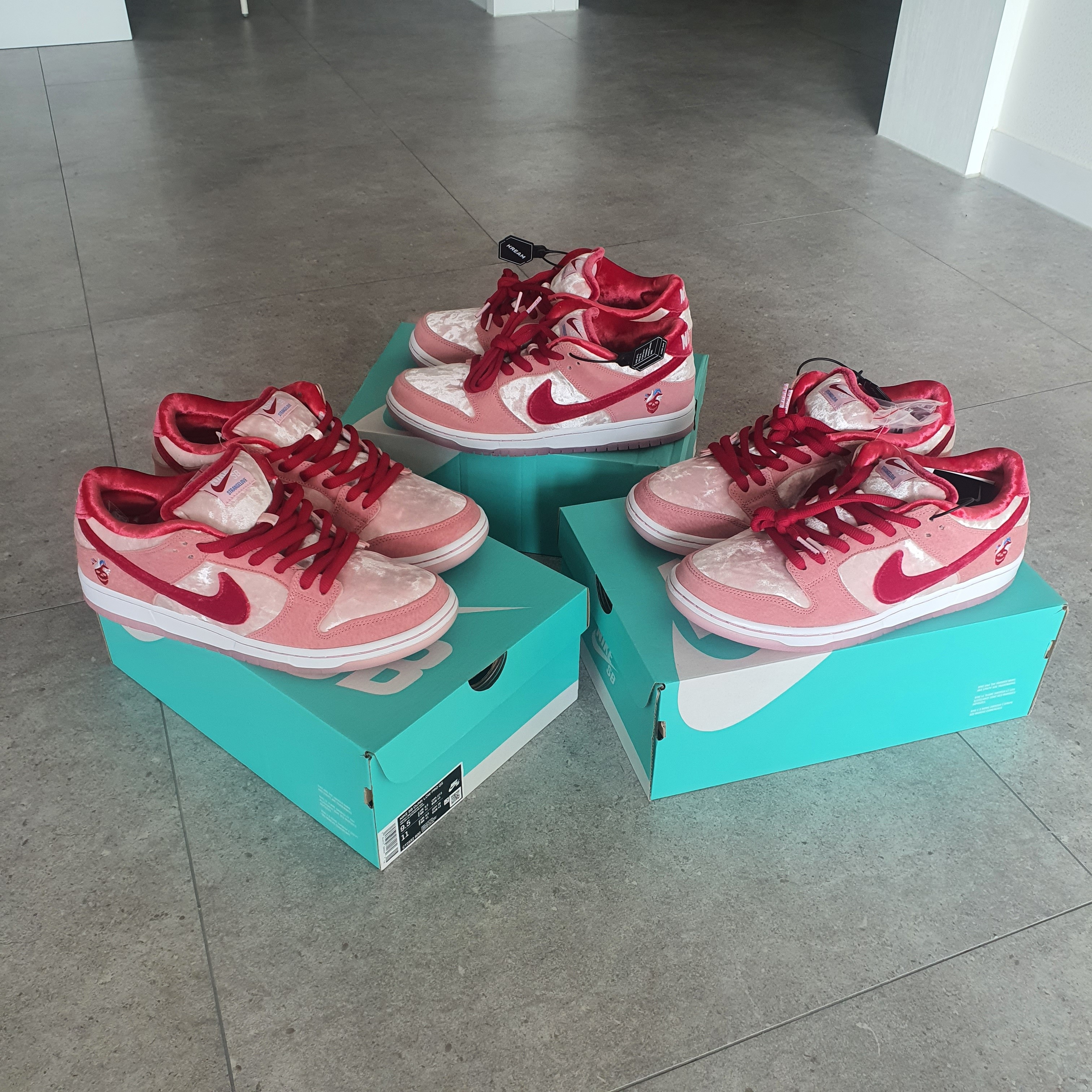 Nike x StrangeLove SB Dunk Low Pink (Regular Box) 착용 스타일