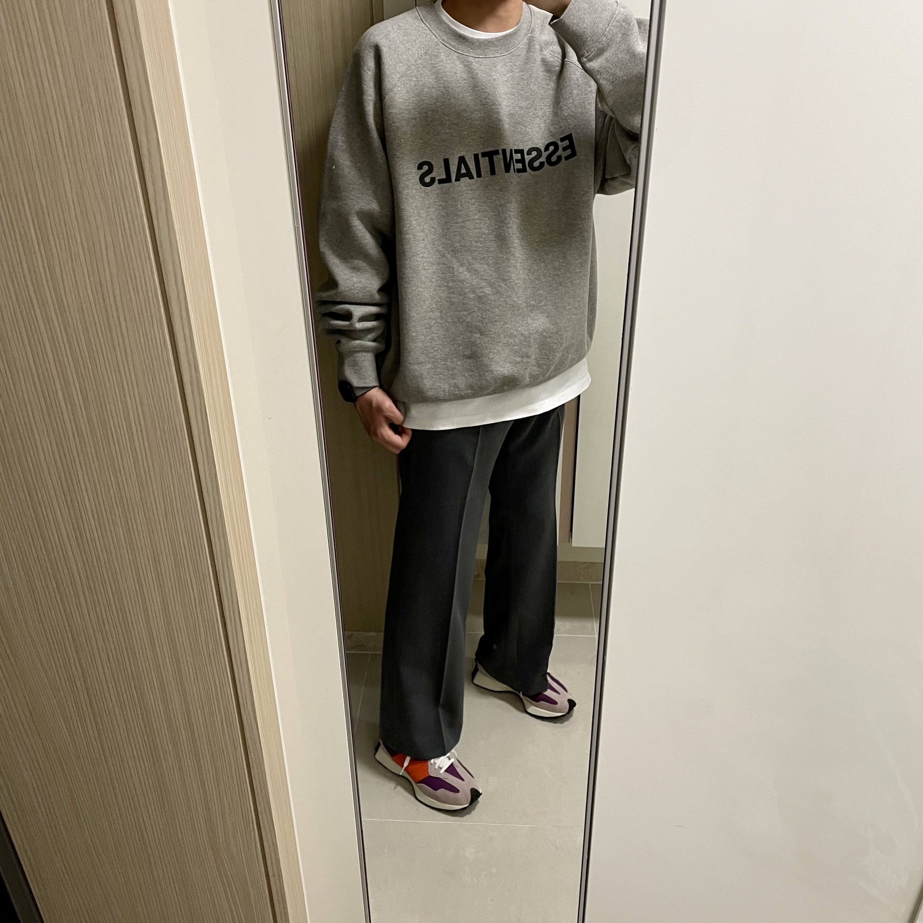New Balance x Size? 327 Purple Orange, Essentials 3D Silicon Applique Crewneck Heather Oatmeal/Dark Heather Oatmeal - 20FW 착용 스타일