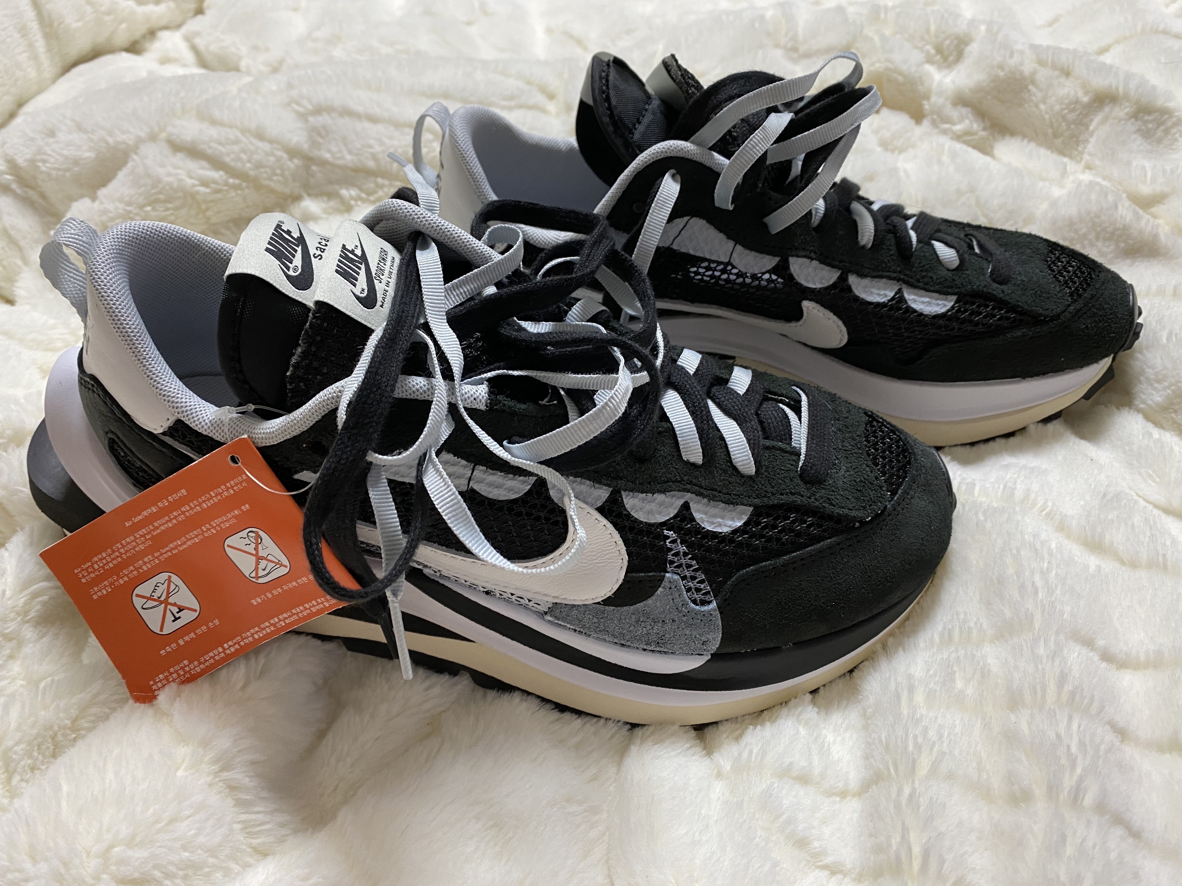 Nike x Sacai VaporWaffle Black White 착용 스타일 - 2