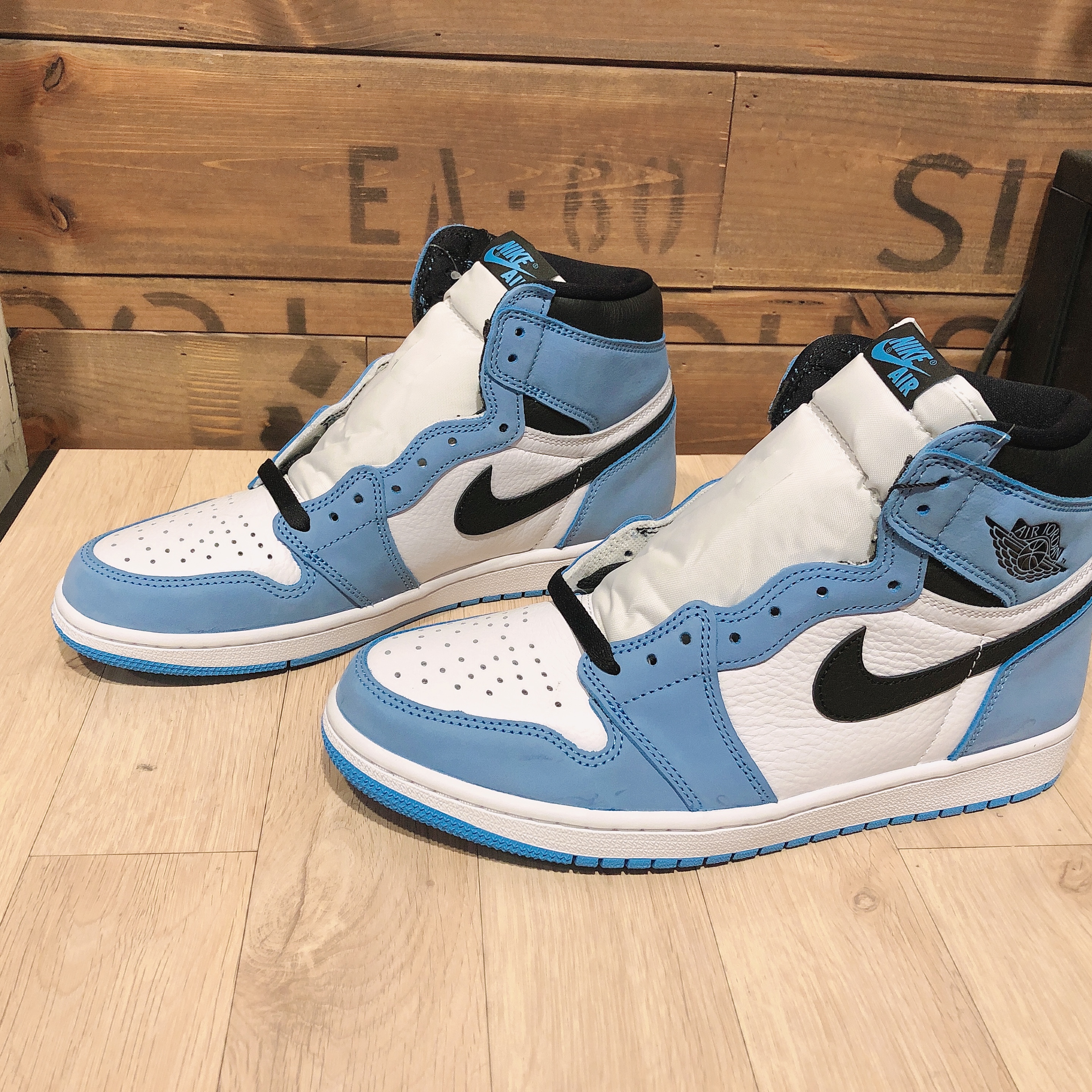 Jordan 1 Retro High OG University Blue 착용 스타일 - 1