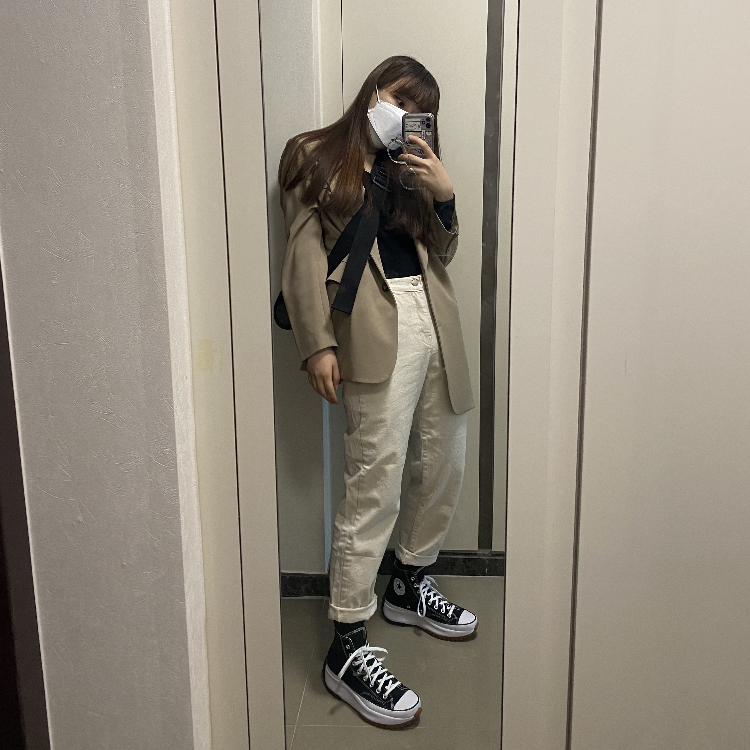 Converse Run Star Hike Hi Black White Gum 착용 스타일 - 2