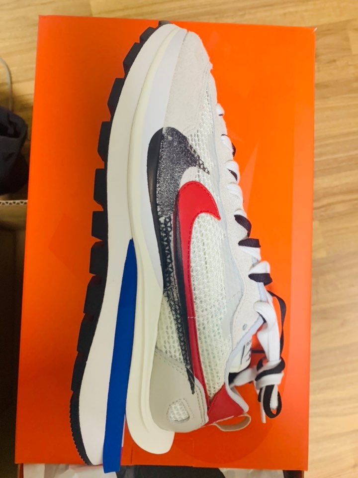 Nike x Sacai VaporWaffle Royal Fuchsia 착용 스타일 - 2