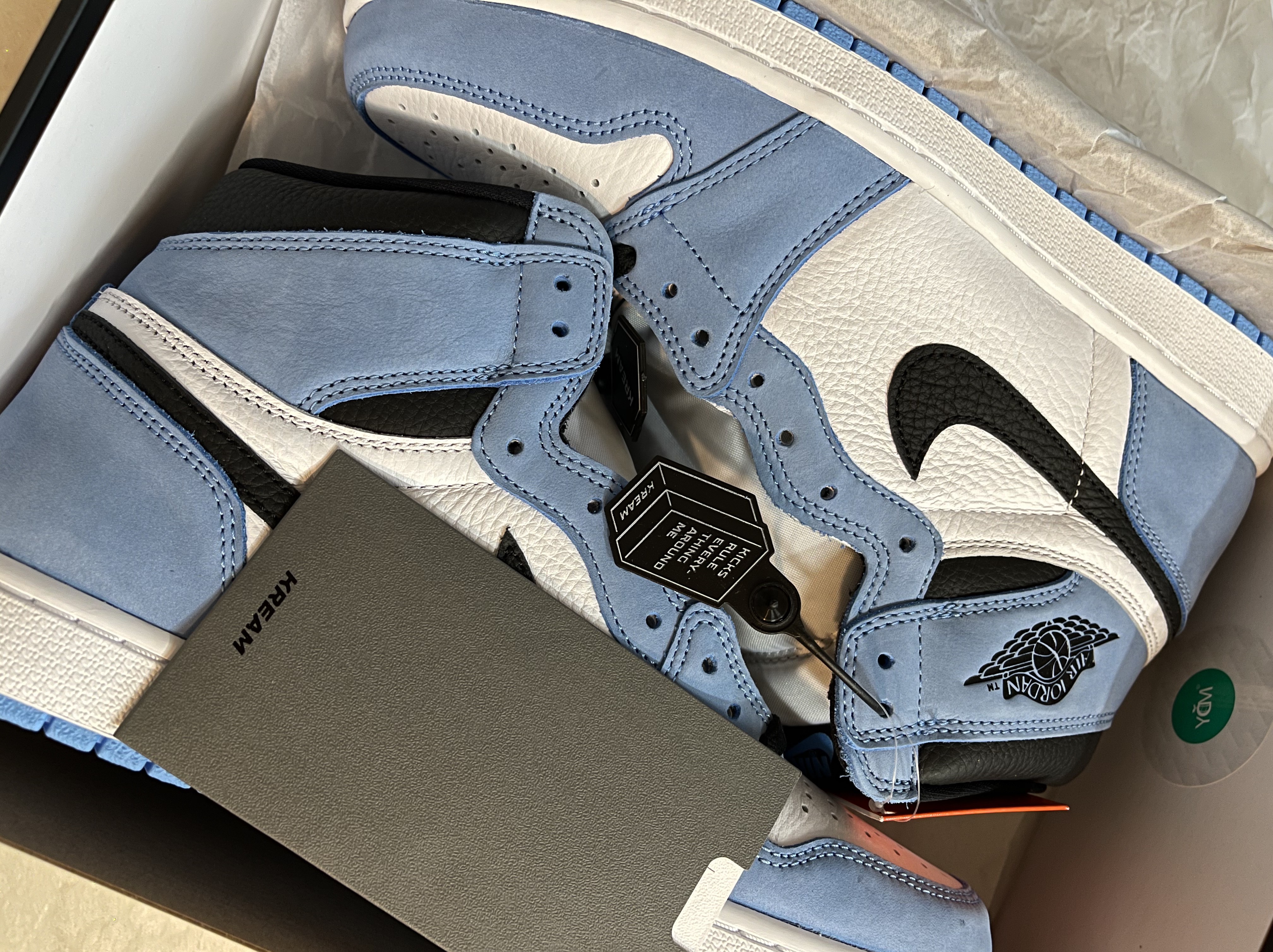 Jordan 1 Retro High OG University Blue 착용 스타일