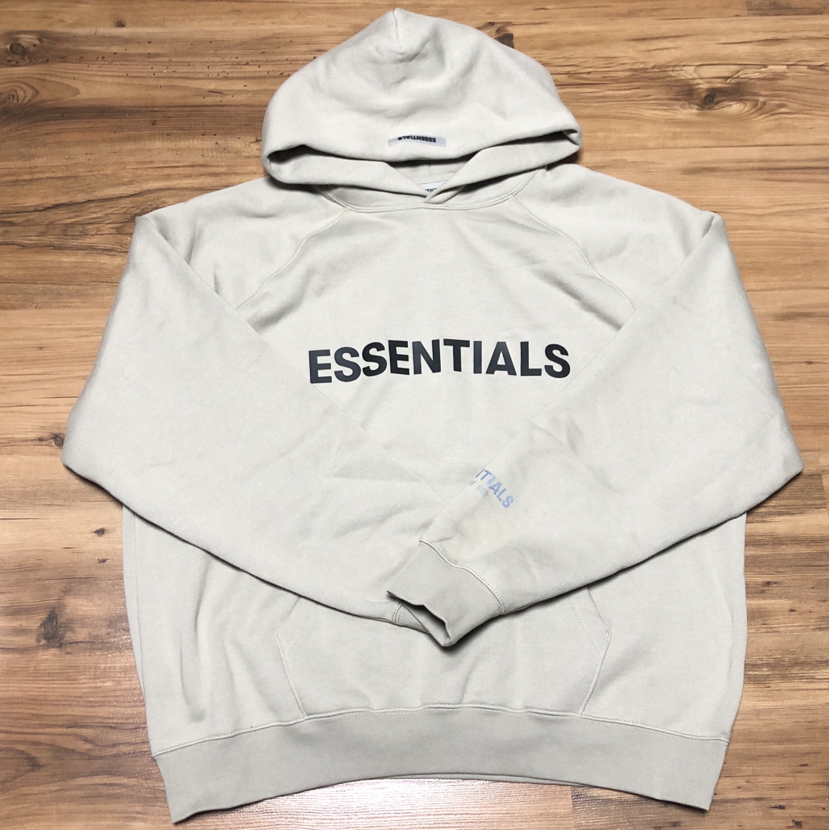 Essentials 3D Silicon Applique Pullover Hoodie Olive/Khaki - 20FW 착용 스타일