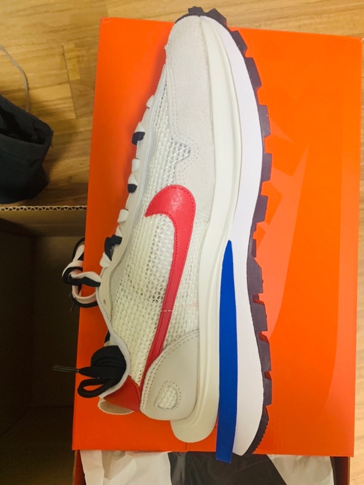 Nike x Sacai VaporWaffle Royal Fuchsia 착용 스타일 - 3