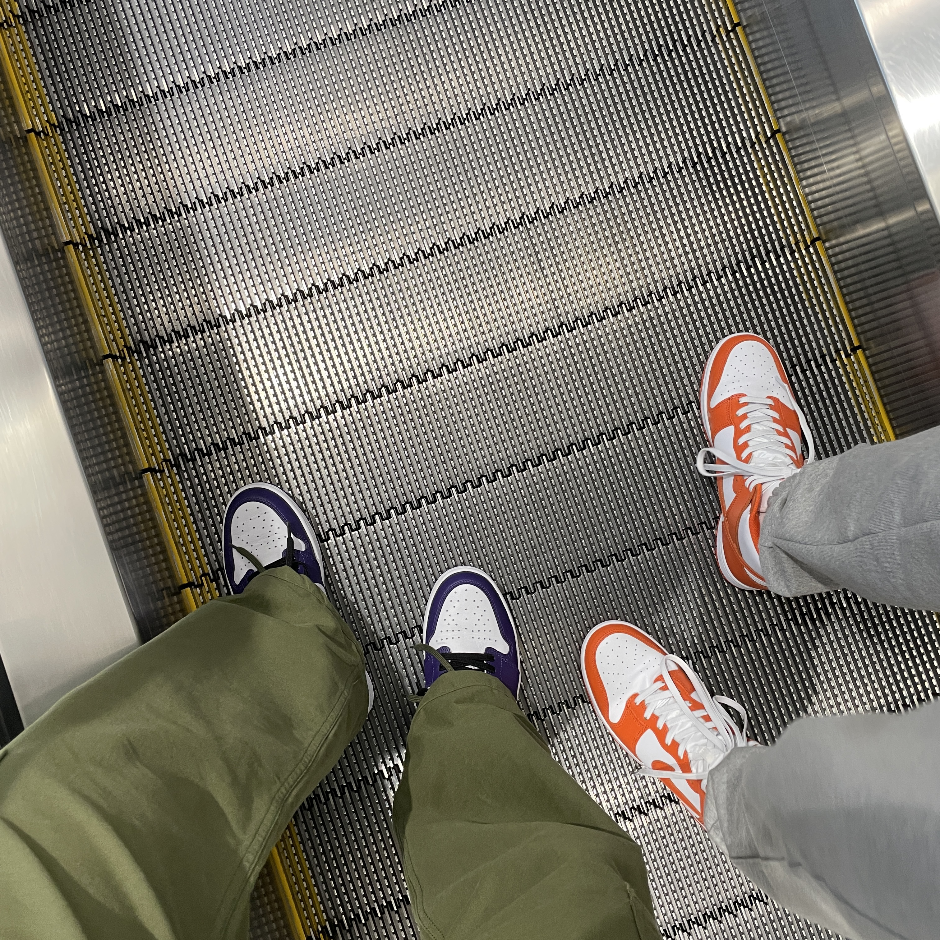 Jordan 1 Retro High OG Court Purple 2020, Nike Dunk High Retro Orange Blaze 착용 스타일