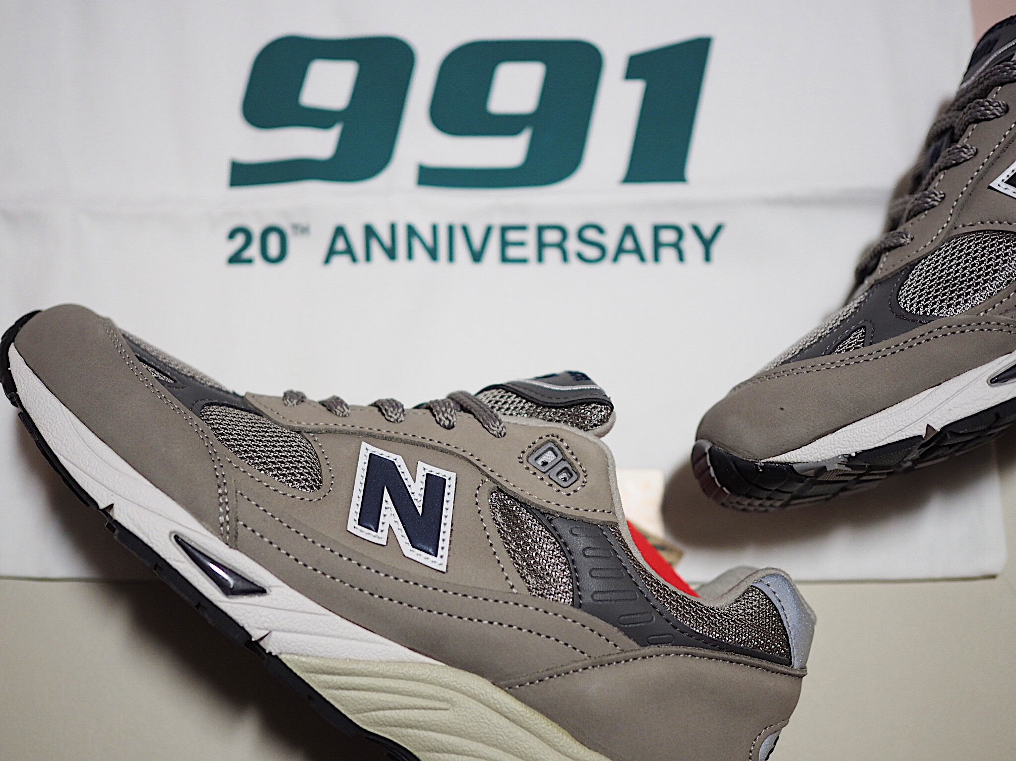 New Balance 991 Made in UK 20th Anniversary Grey 착용 스타일 - 4