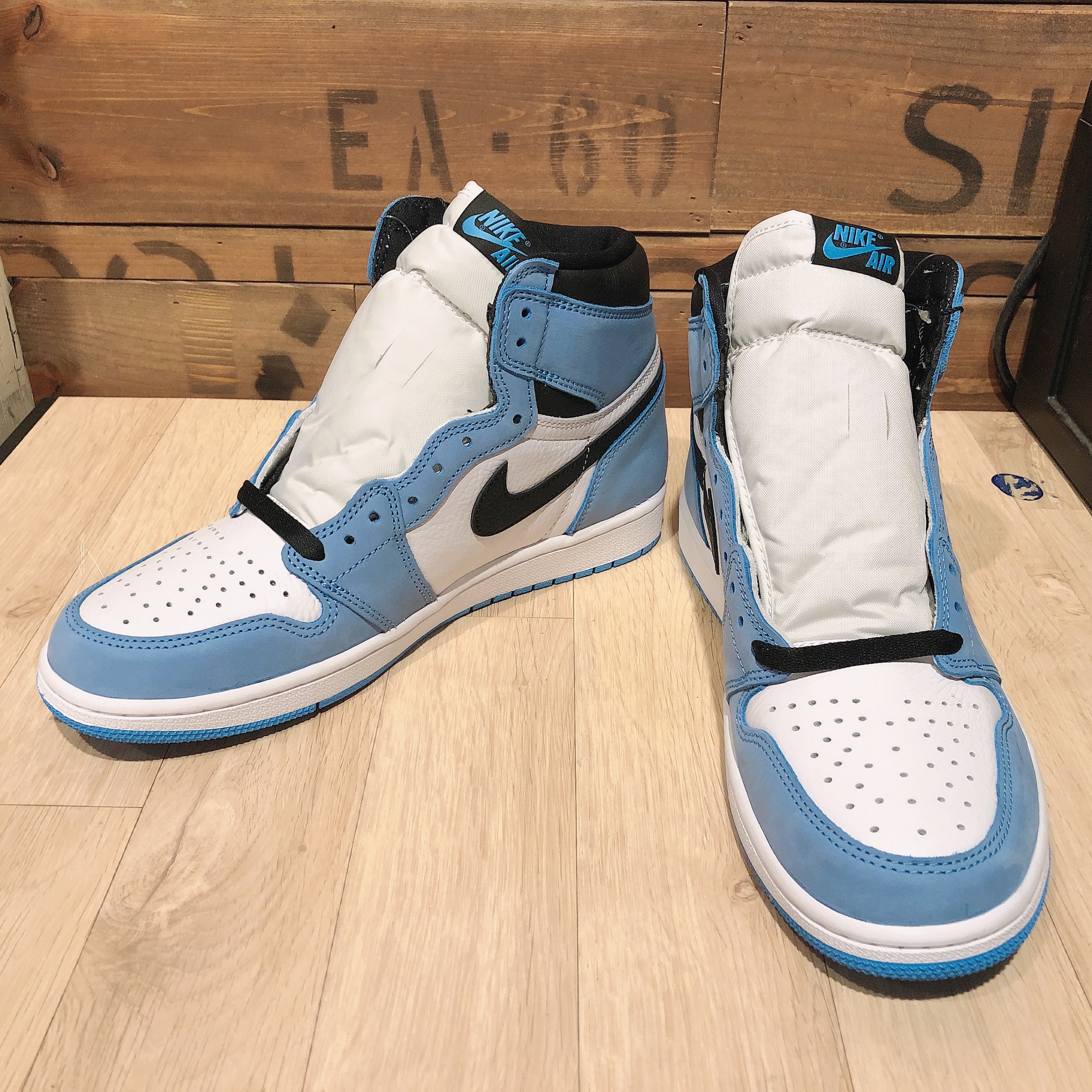 Jordan 1 Retro High OG University Blue 착용 스타일 - 4
