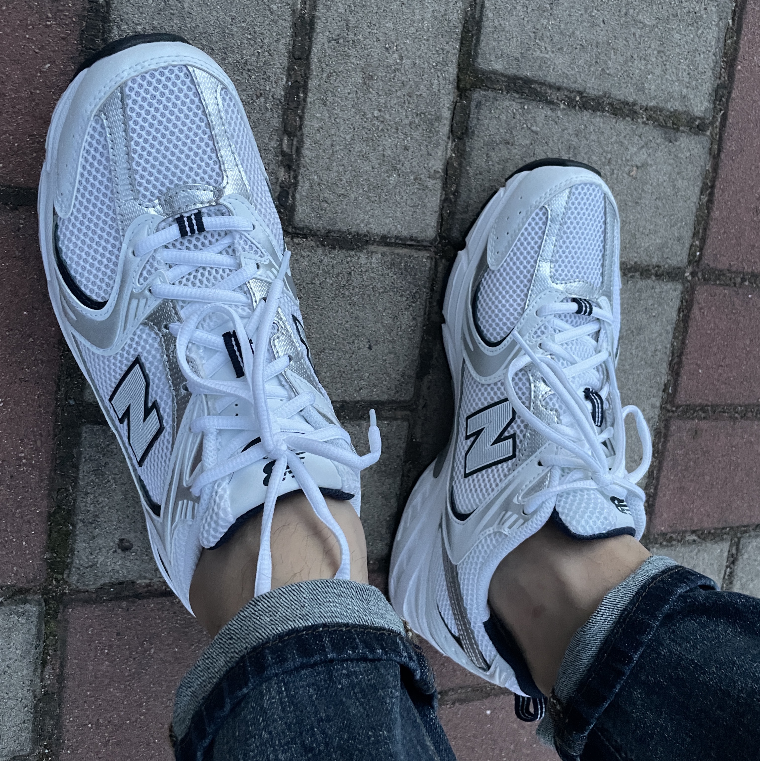 New Balance 530 White 착용 스타일