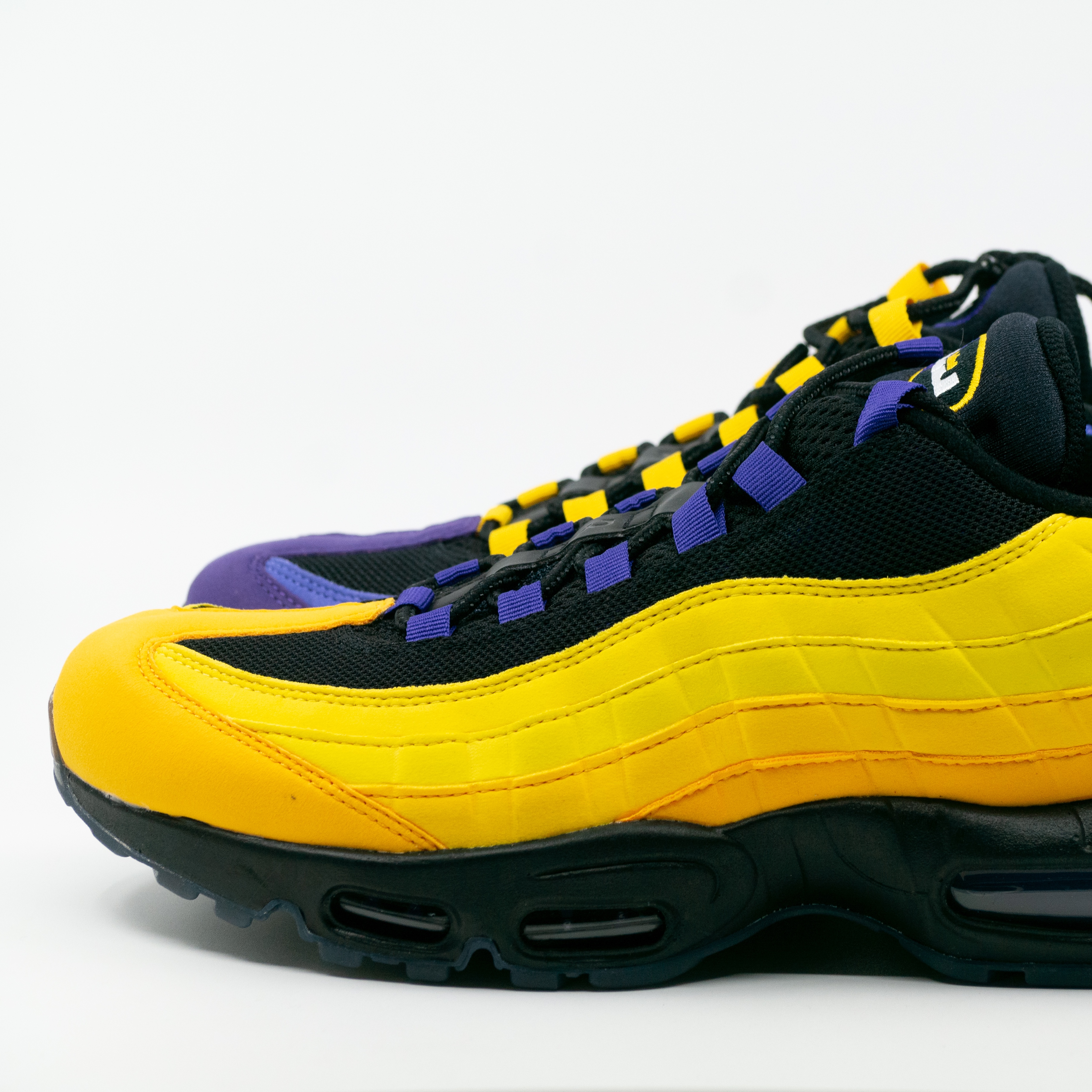 Nike Air Max 95 NRG LeBron Lakers Home Team 착용 스타일 - 3