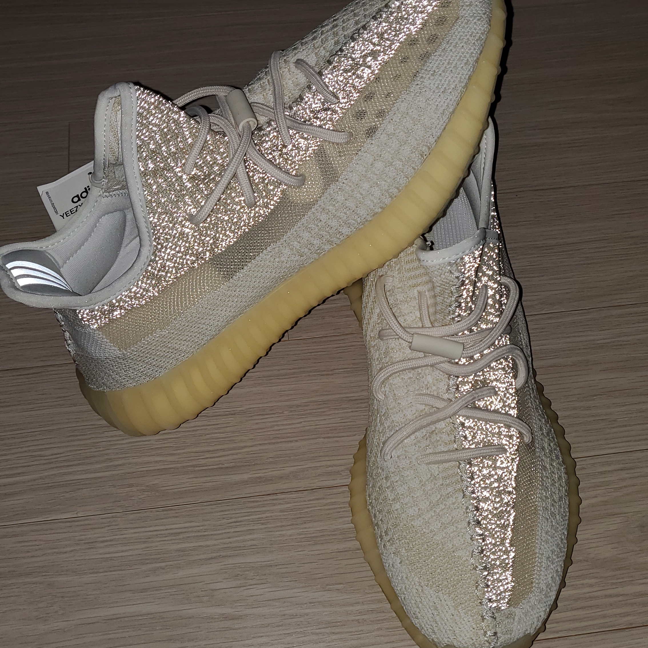 Adidas Yeezy Boost 350 V2 Natural 착용 스타일 - 1