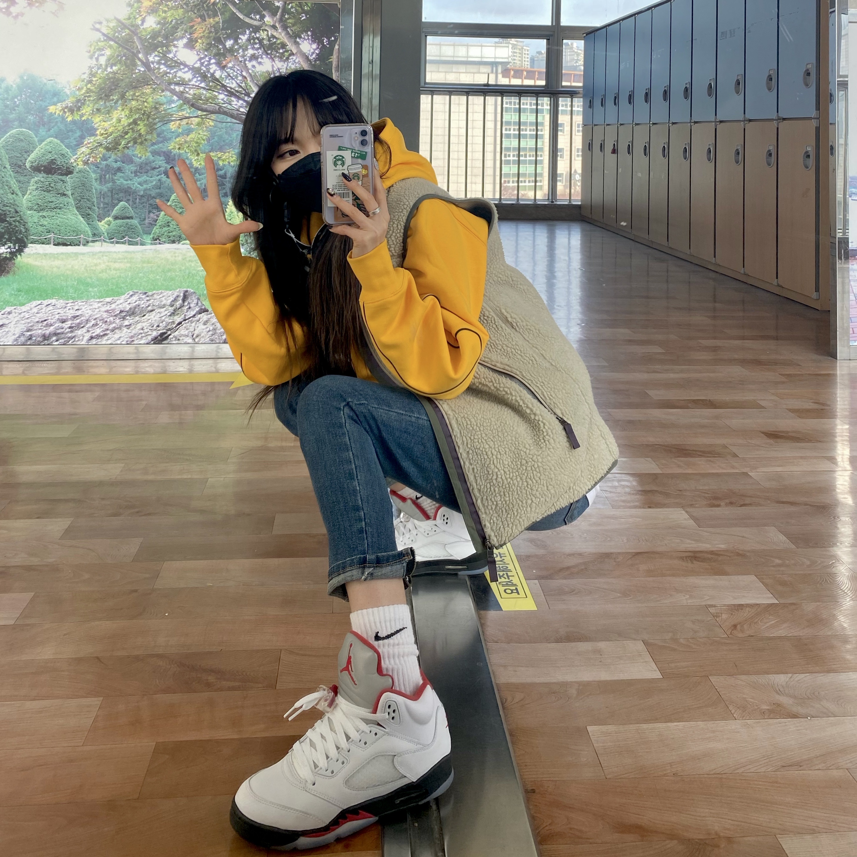 Off-White x Amore Pacific Protection Box (Without Cosmetics), Jordan 5 Retro Fire Red Silver Tongue 2020 착용 스타일 - 1