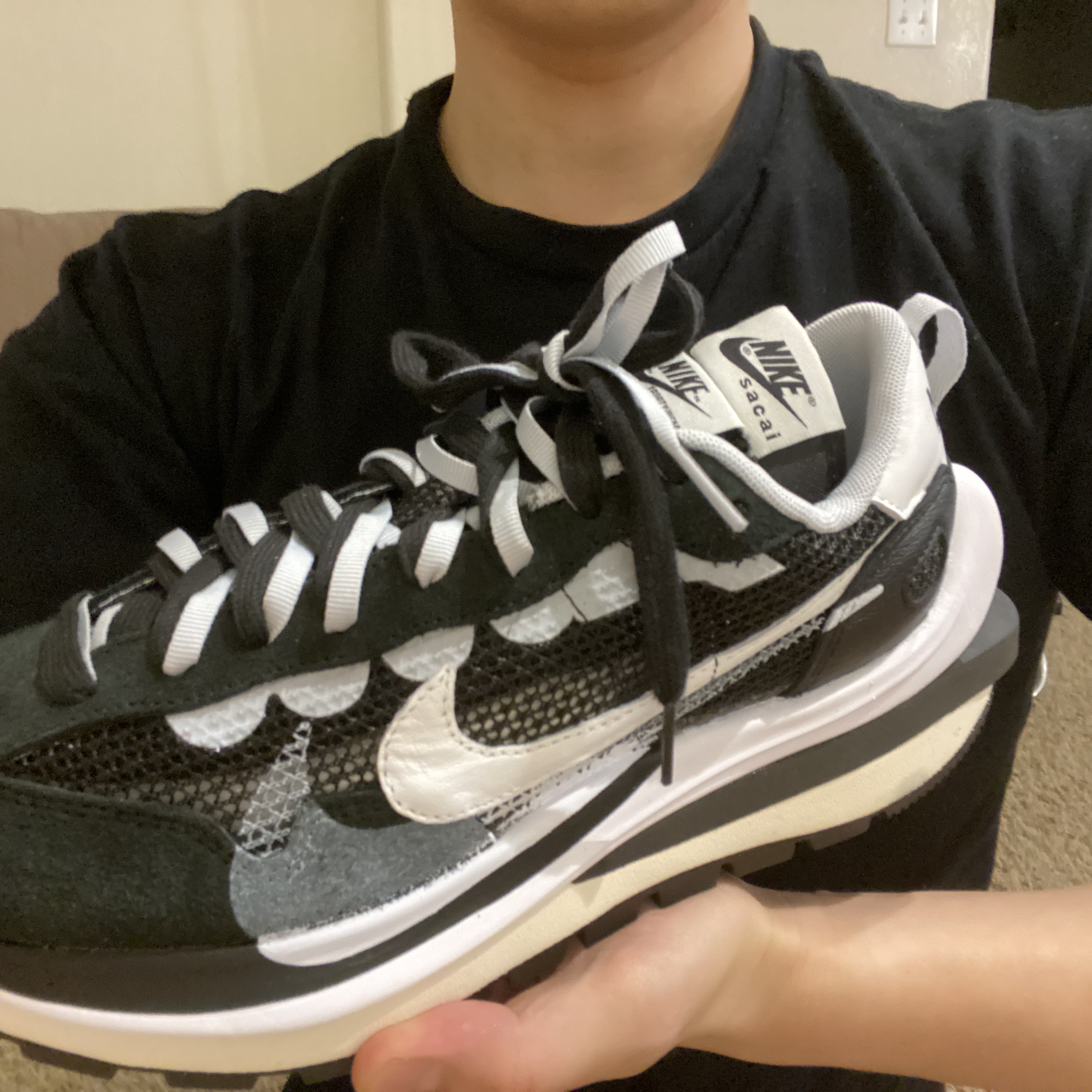 Nike x Sacai VaporWaffle Black White 착용 스타일 - 4