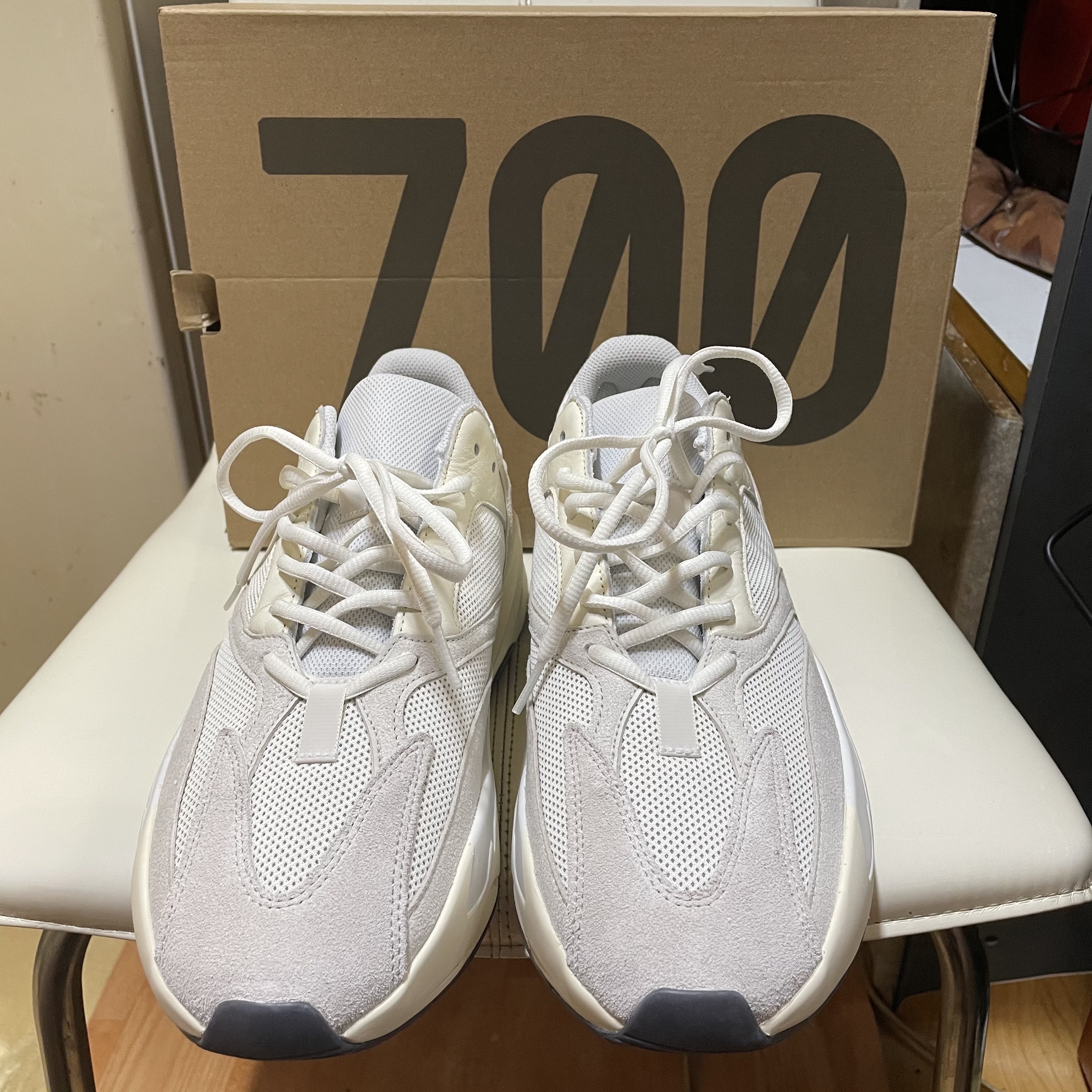 Adidas Yeezy Boost 700 Analog 2019 착용 스타일 - 3