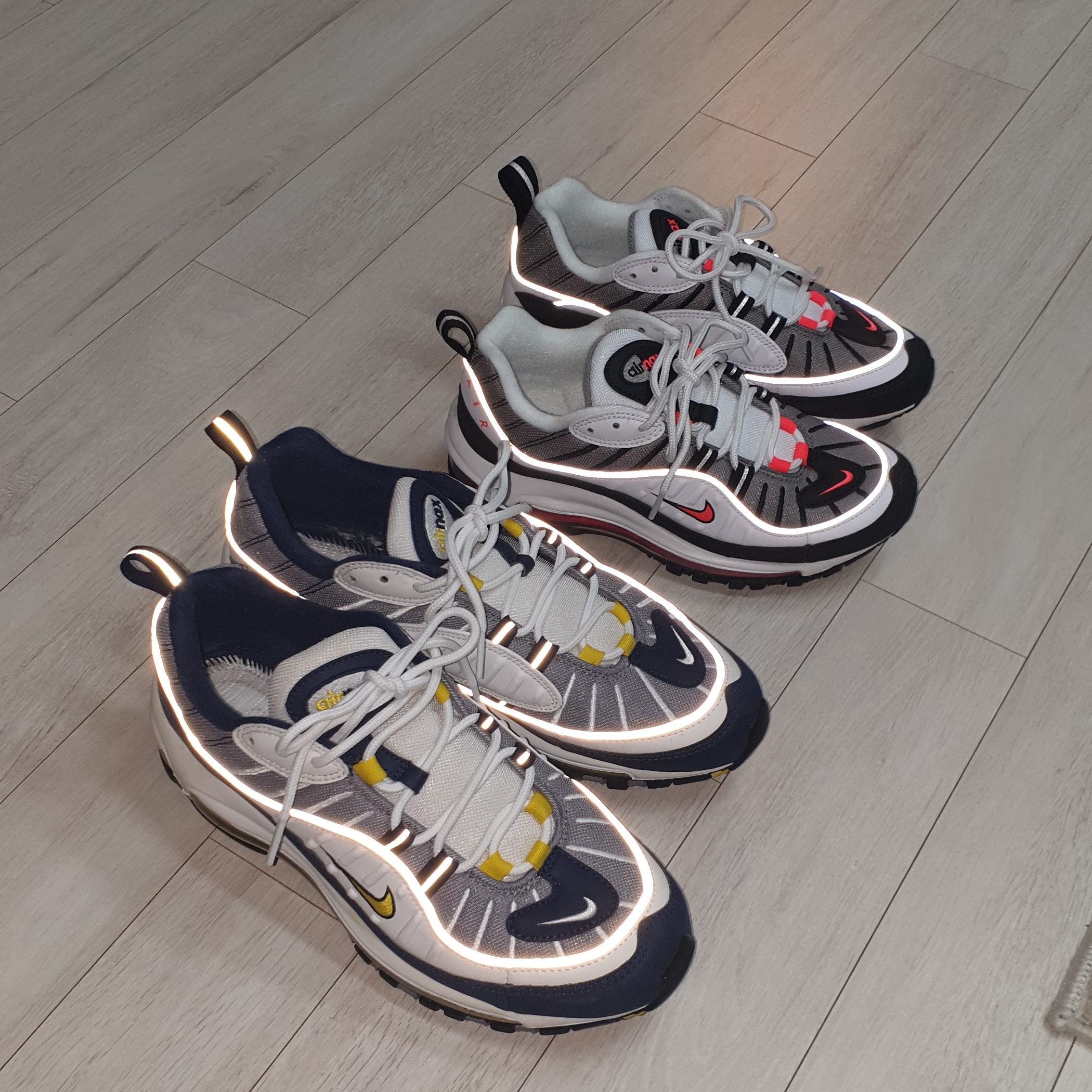 Nike Air Max 98 Tour Yellow, (W) Nike Air Max 98 Solar Red 착용 스타일