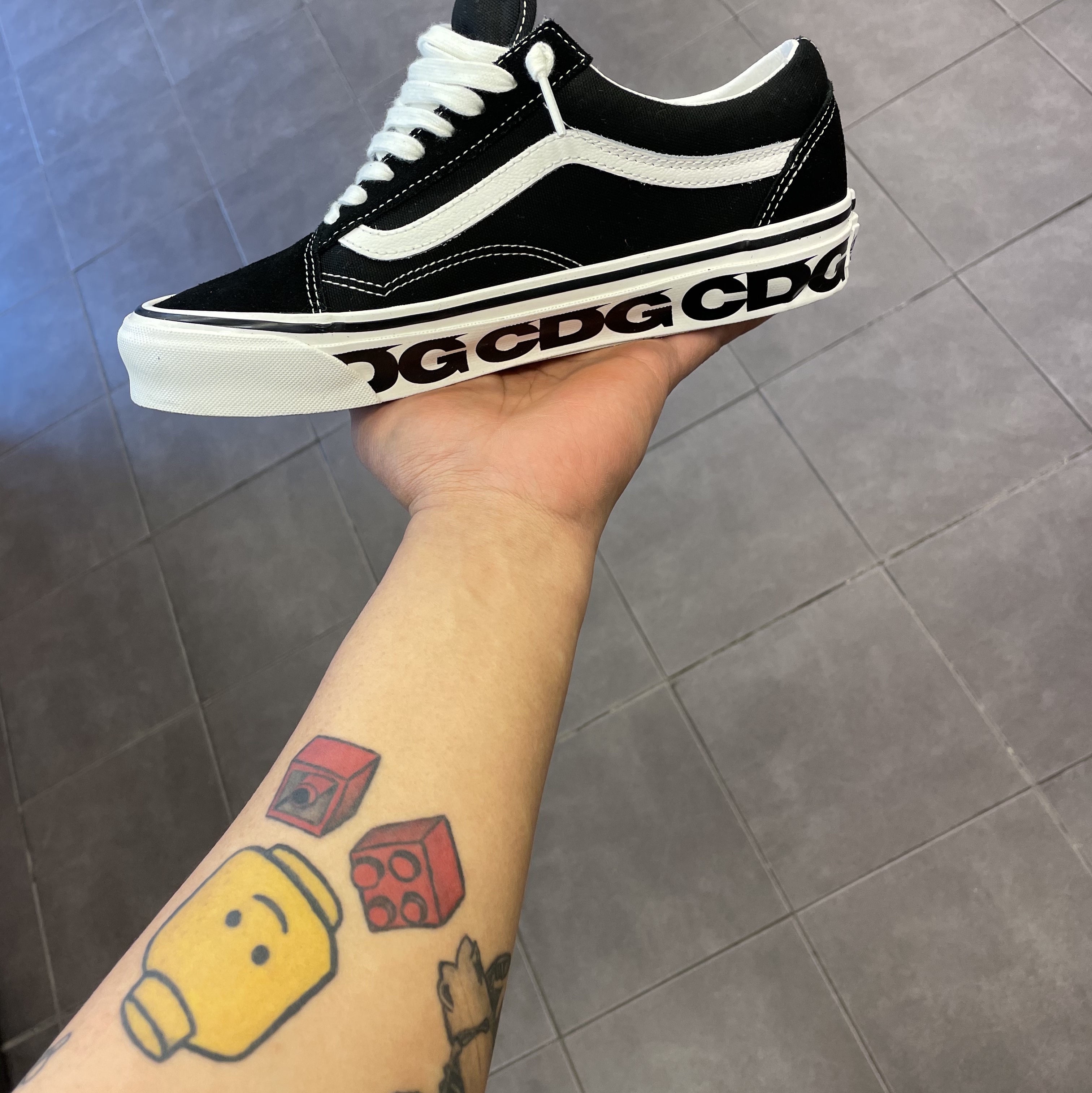 Vans Vault x CDG OG Old Skool LX Side Wall 착용 스타일