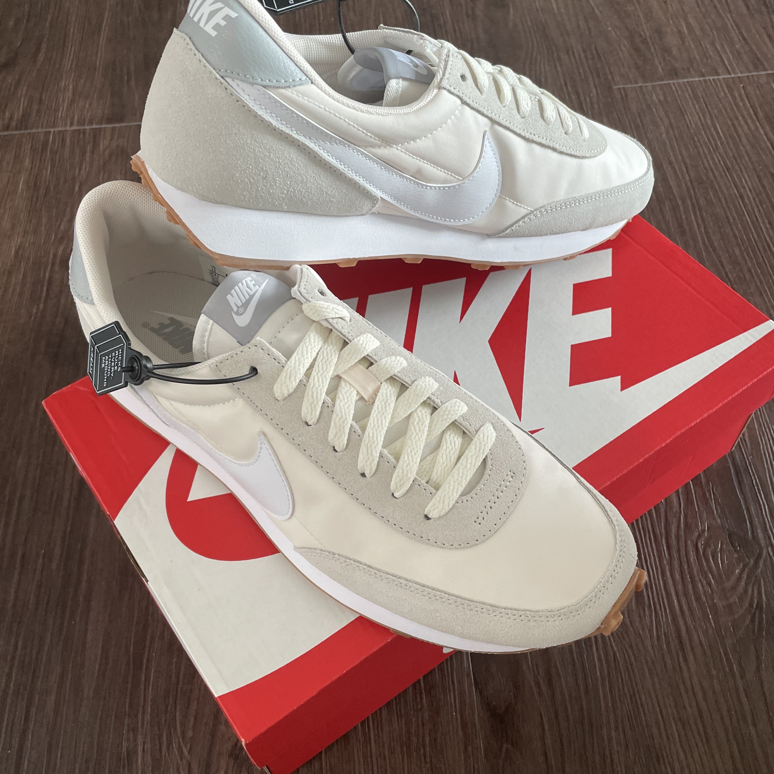 (W) Nike Daybreak Summit White 착용 스타일