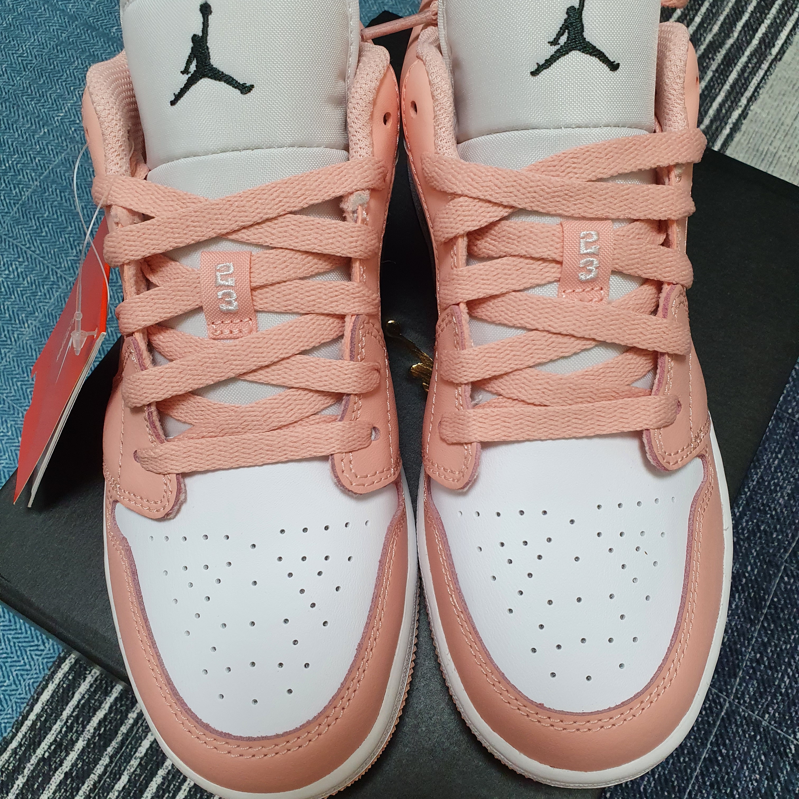 (GS) Jordan 1 Low Light Arctic Pink 착용 스타일 - 2