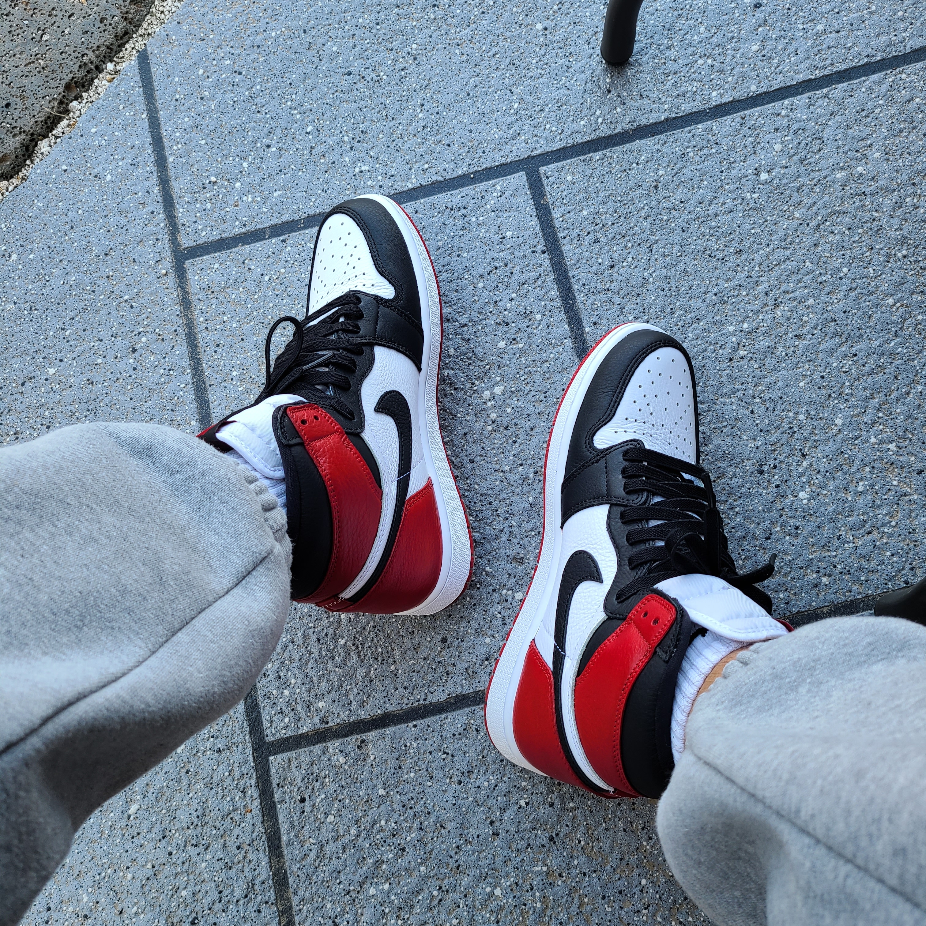 Jordan 1 Retro High OG Bloodline 착용 스타일