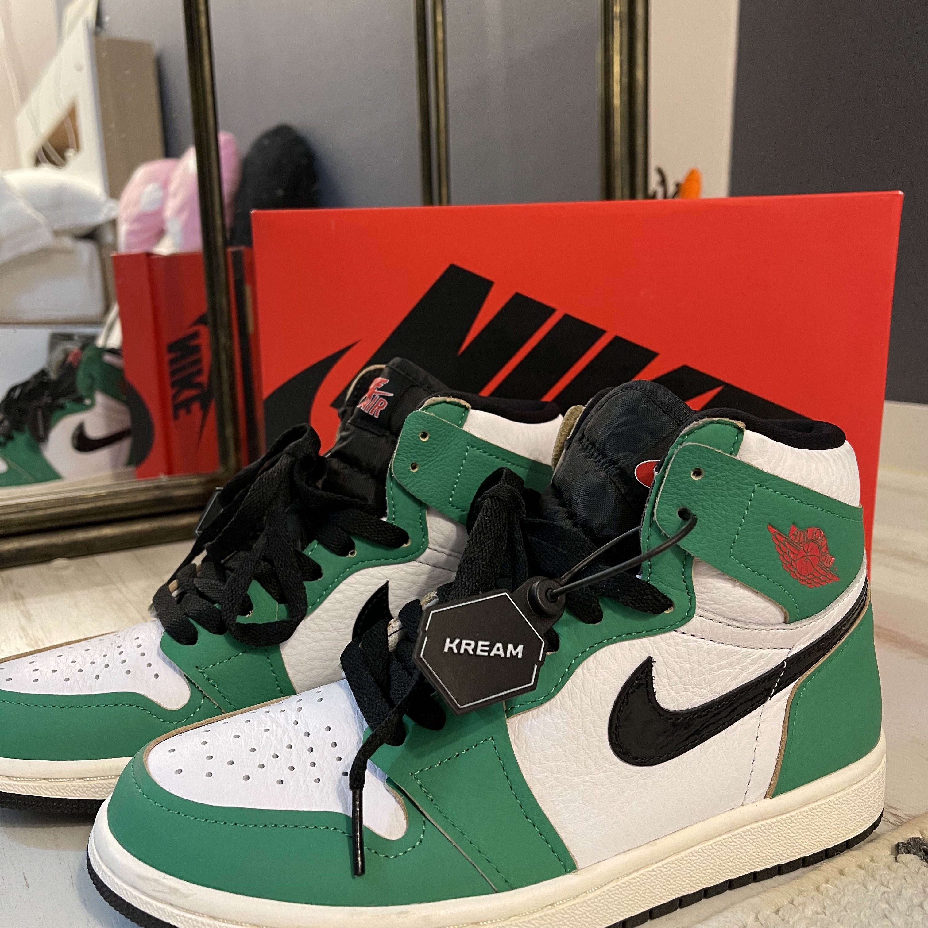 (W) Jordan 1 Retro High OG Lucky Green 착용 스타일 - 3