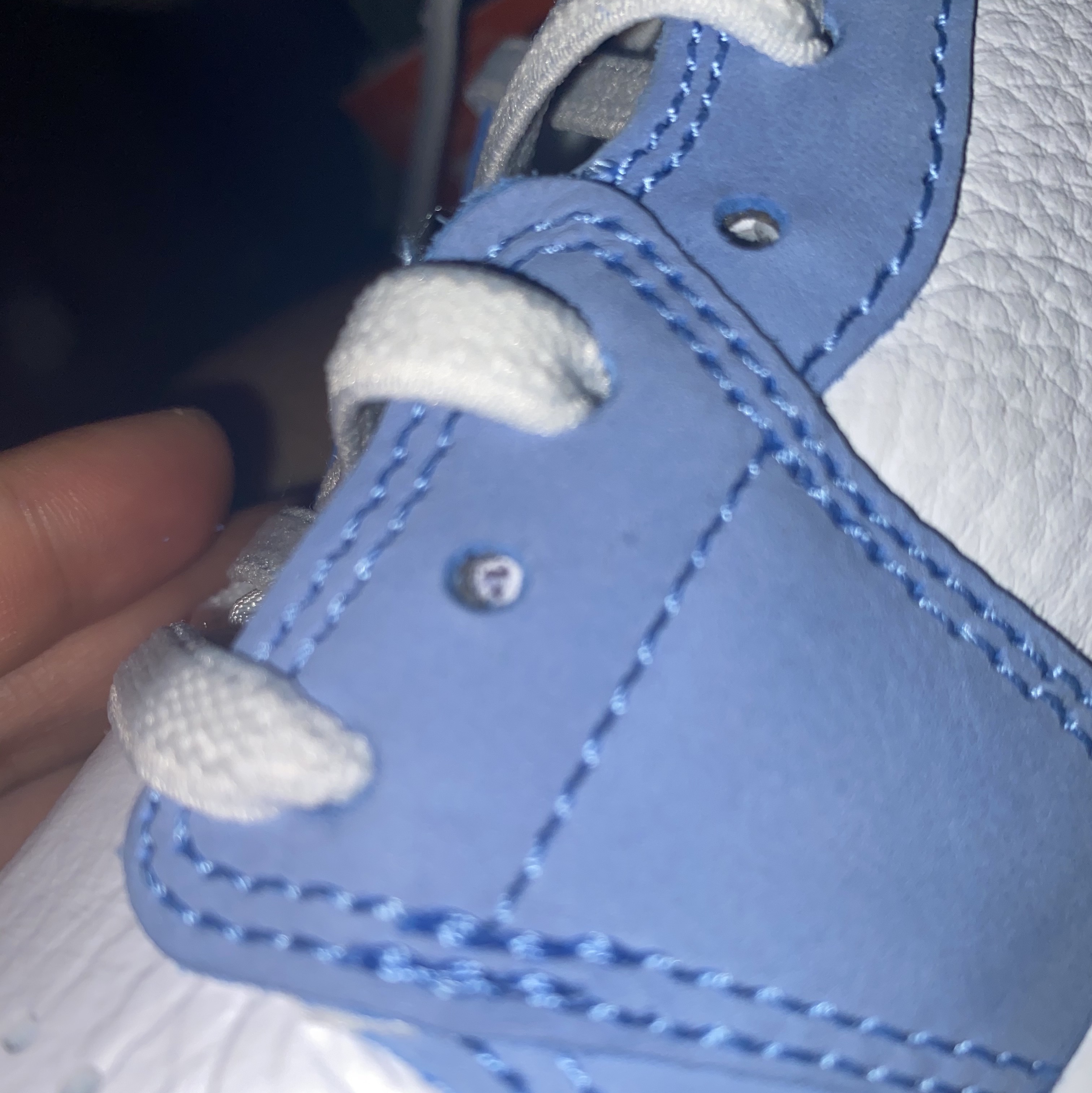 Jordan 1 Retro High OG University Blue 착용 스타일 - 2