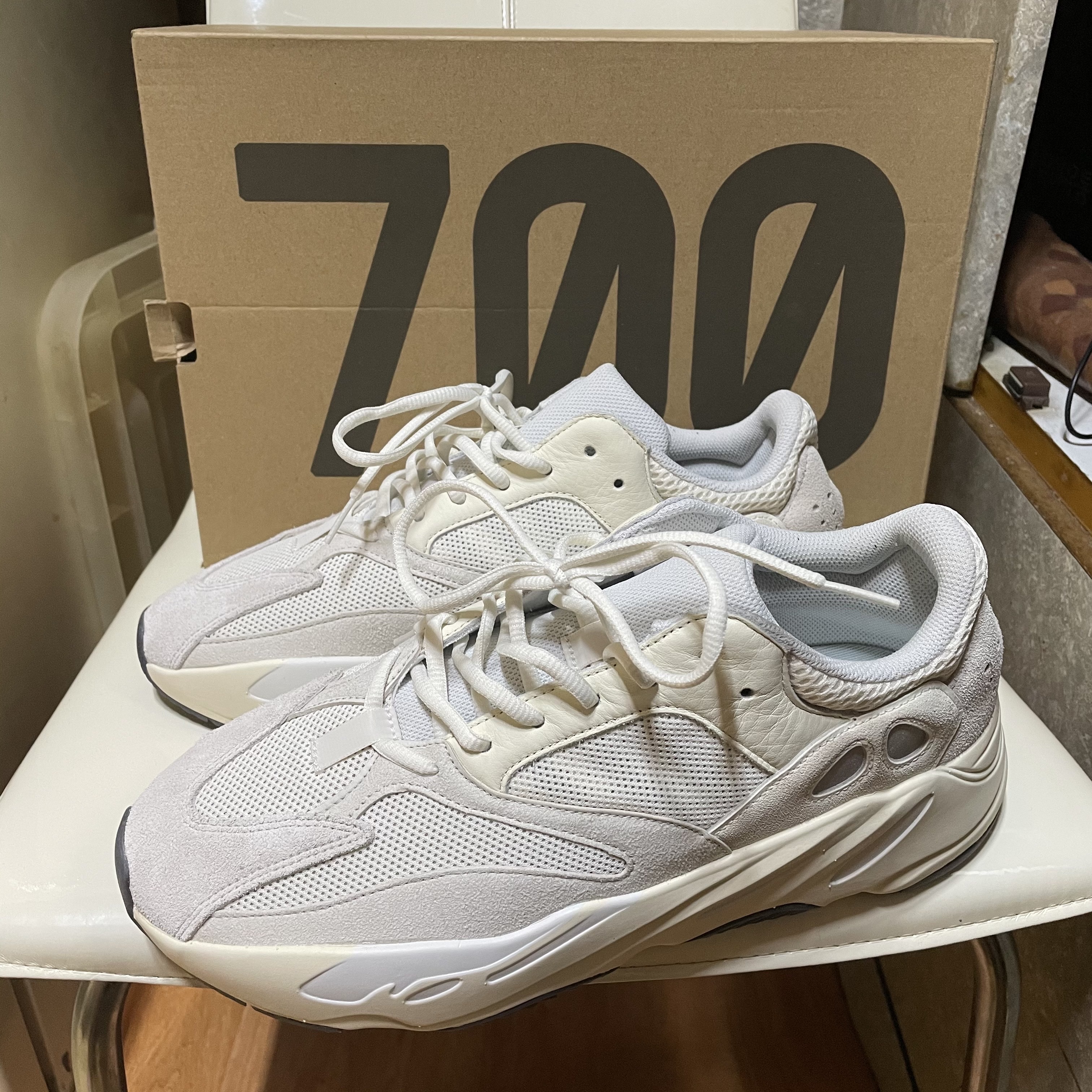 Adidas Yeezy Boost 700 Analog 2019 착용 스타일 - 2