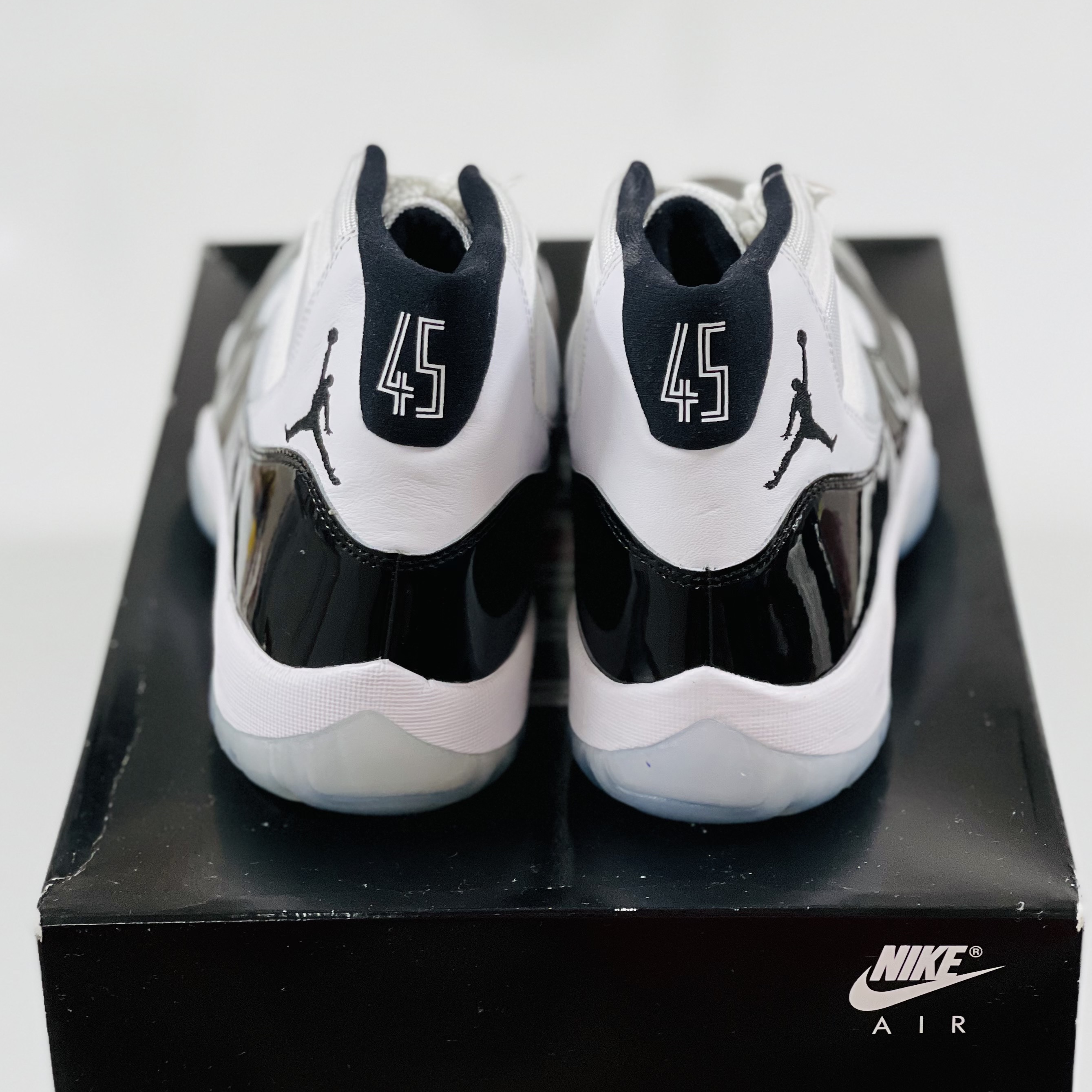 Jordan 11 Retro Concord 2018 착용 스타일 - 4