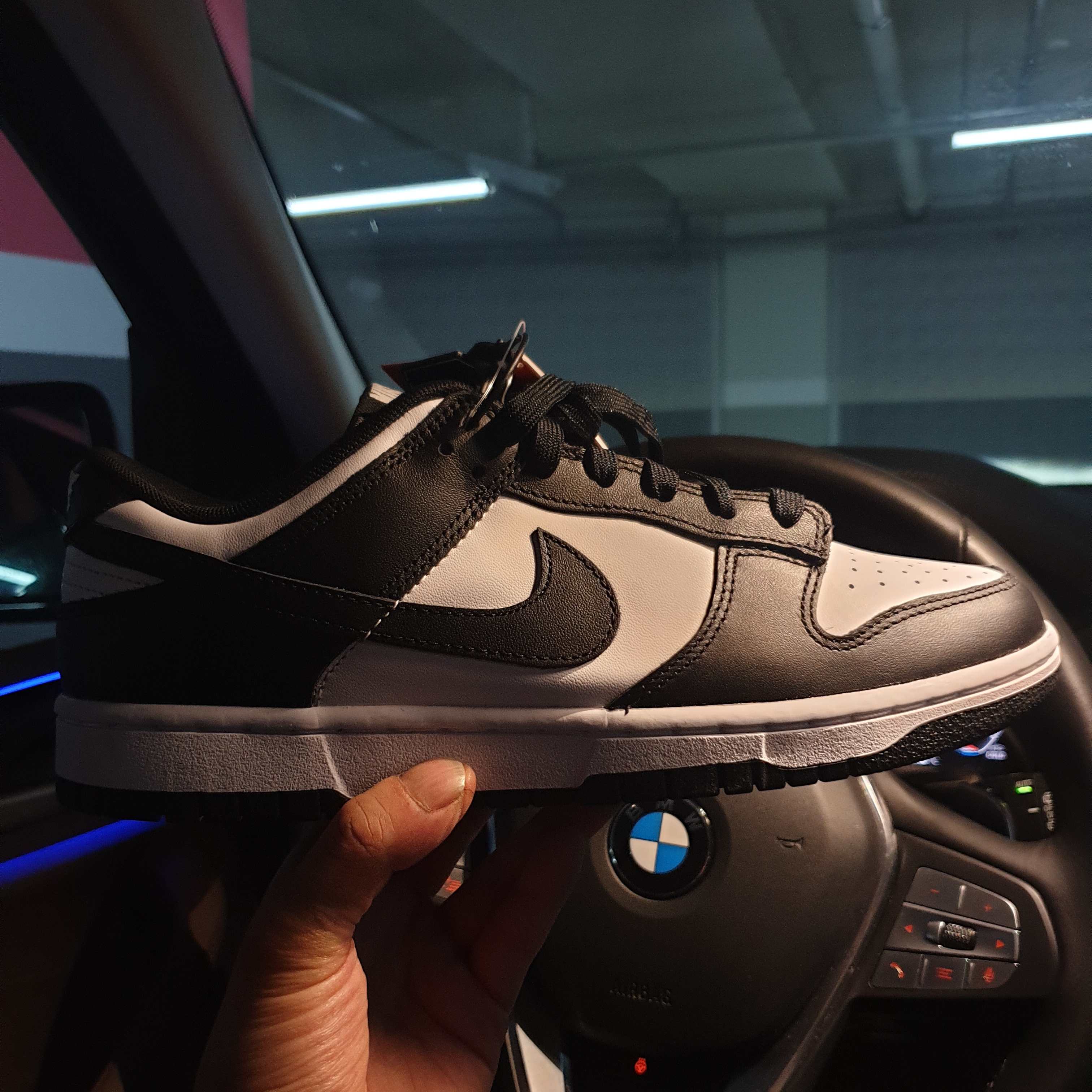 Nike Dunk Low Retro Black 착용 스타일 - 2