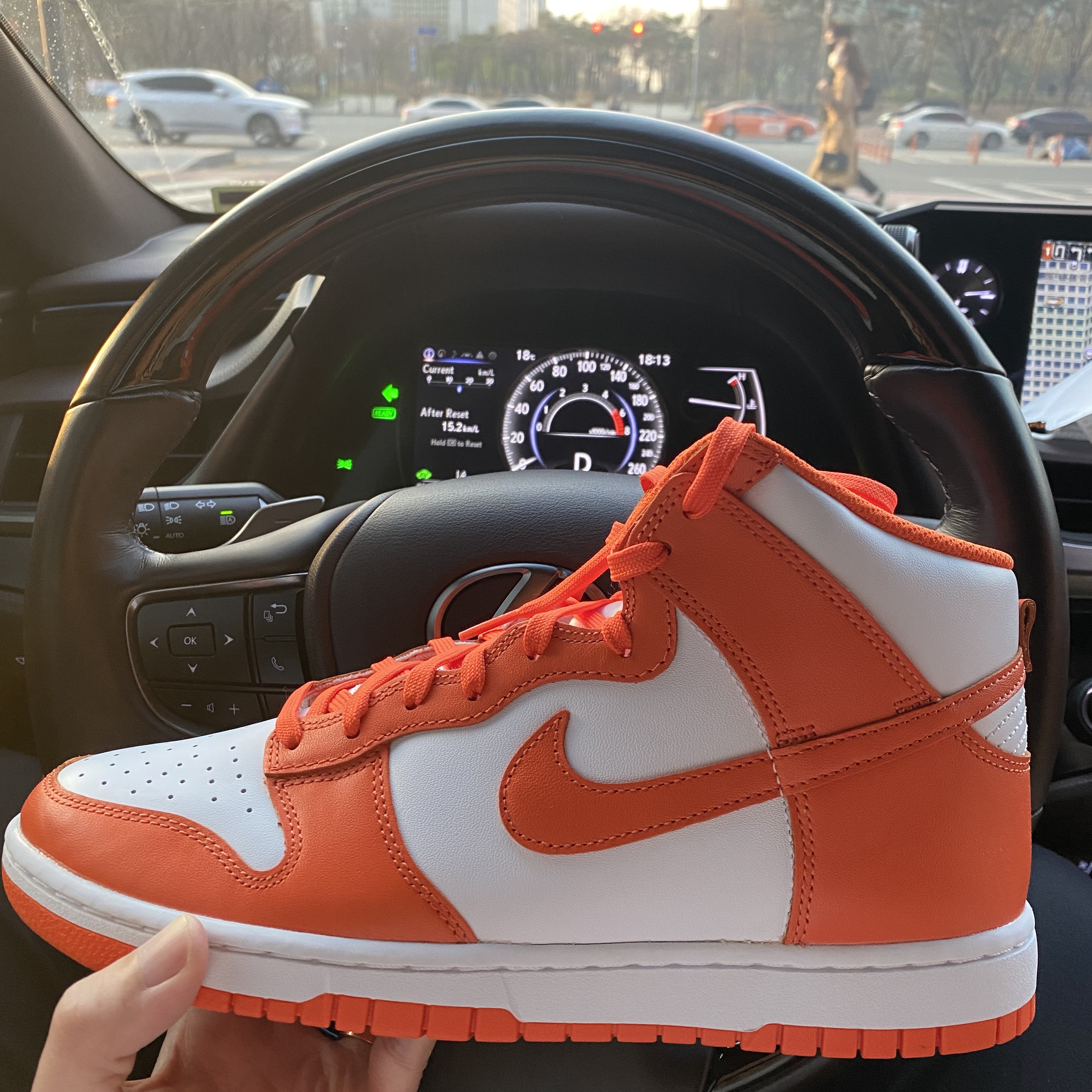 Nike Dunk High Retro Orange Blaze 착용 스타일