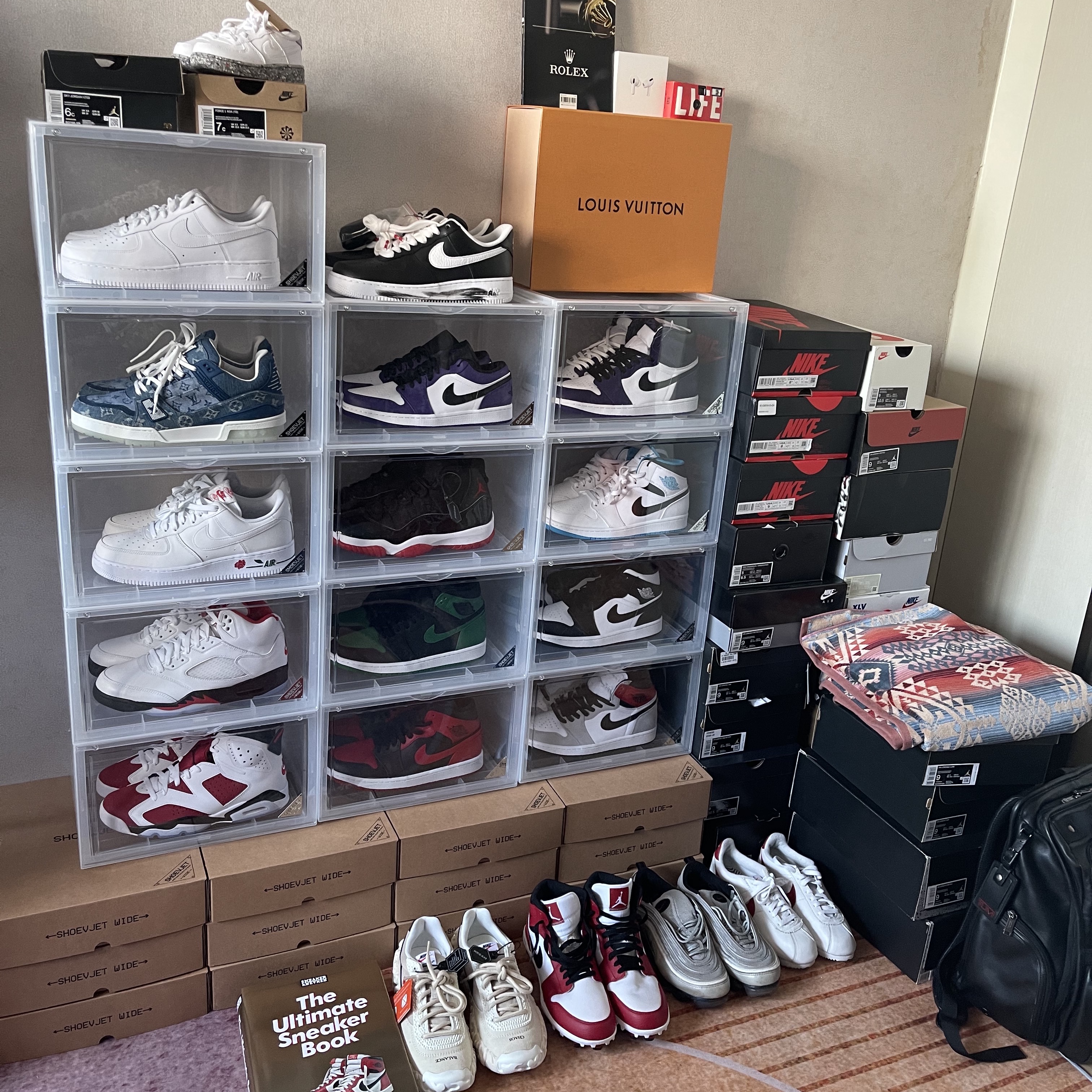 Jordan 1 Mid SE ASW Black, Jordan 1 Mid Bred Banned 2020 ์ฐฉ์ฉ ์คํ์ผ