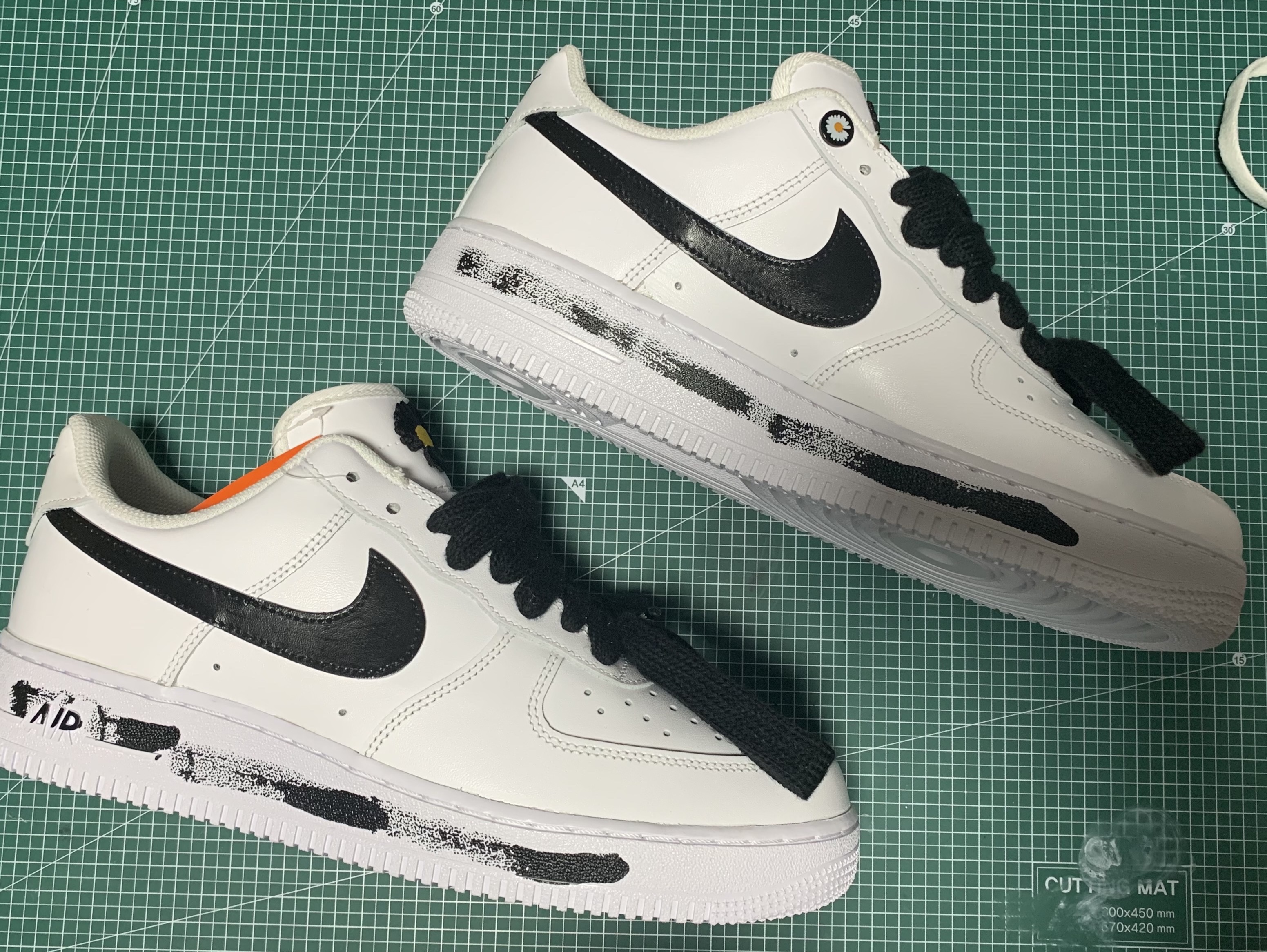Nike Air Force 1 '07 Low White, Nike x Peaceminusone Air Force 1 Low Para-Noise 2.0 착용 스타일 - 1